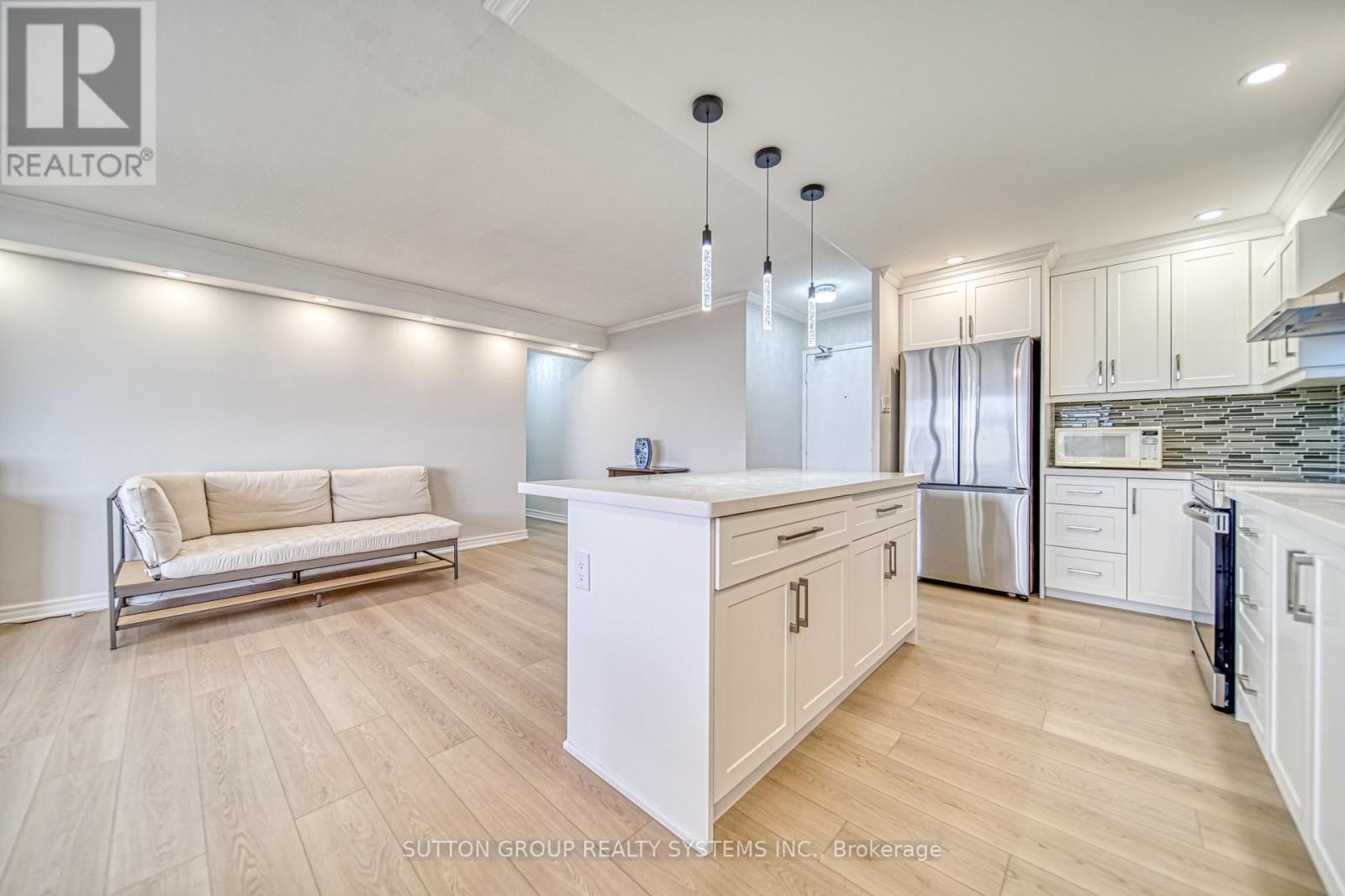 1811 - 260 Seneca Hill Drive, Toronto, Ontario  M2J 4S6 - Photo 10 - C13740256