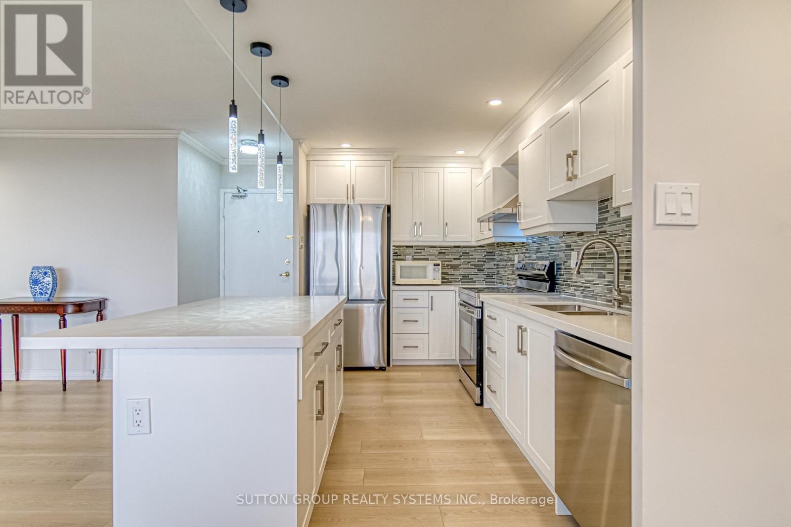 1811 - 260 Seneca Hill Drive, Toronto, Ontario  M2J 4S6 - Photo 11 - C13740256