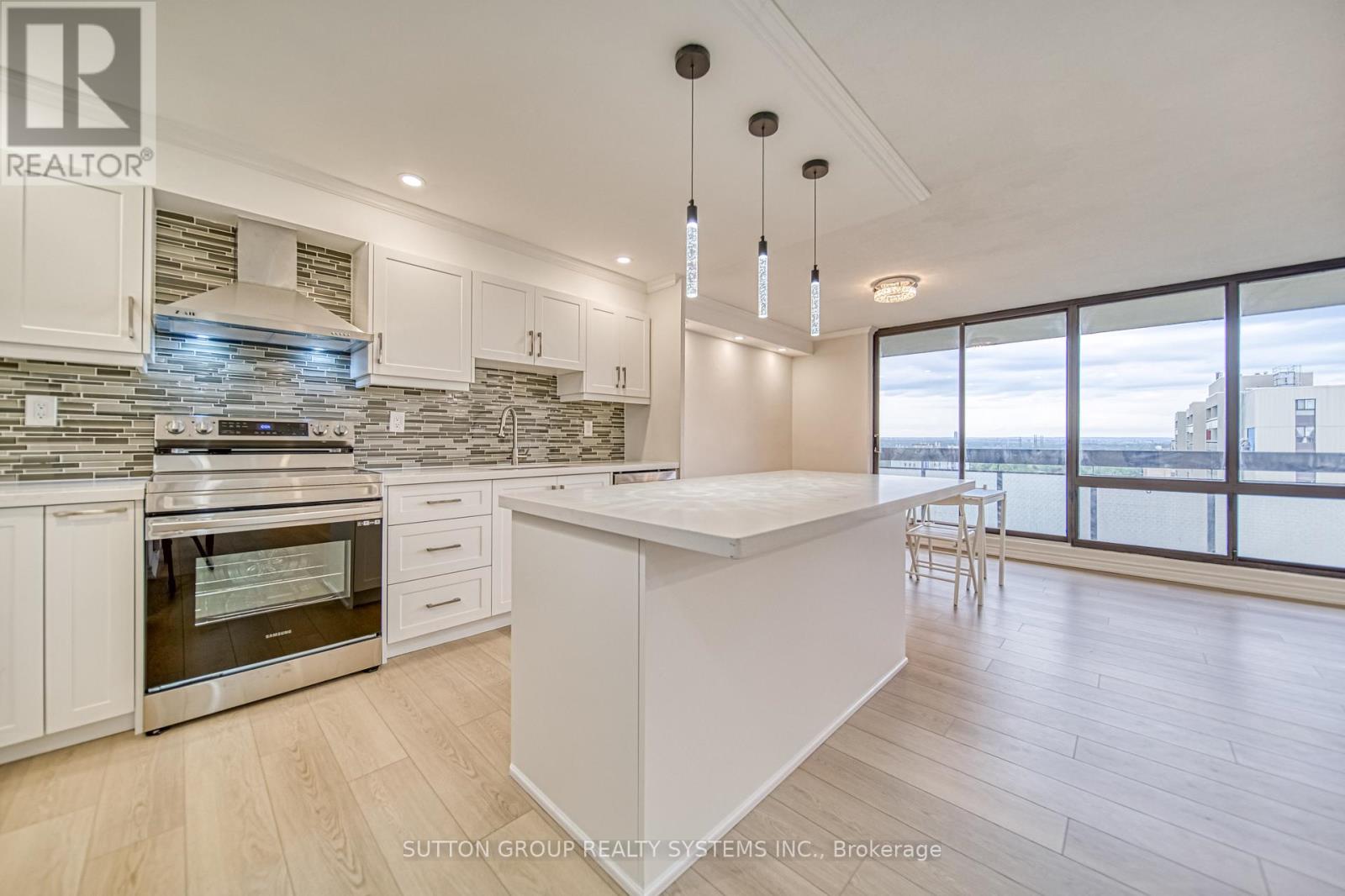 1811 - 260 Seneca Hill Drive, Toronto, Ontario  M2J 4S6 - Photo 5 - C13740256
