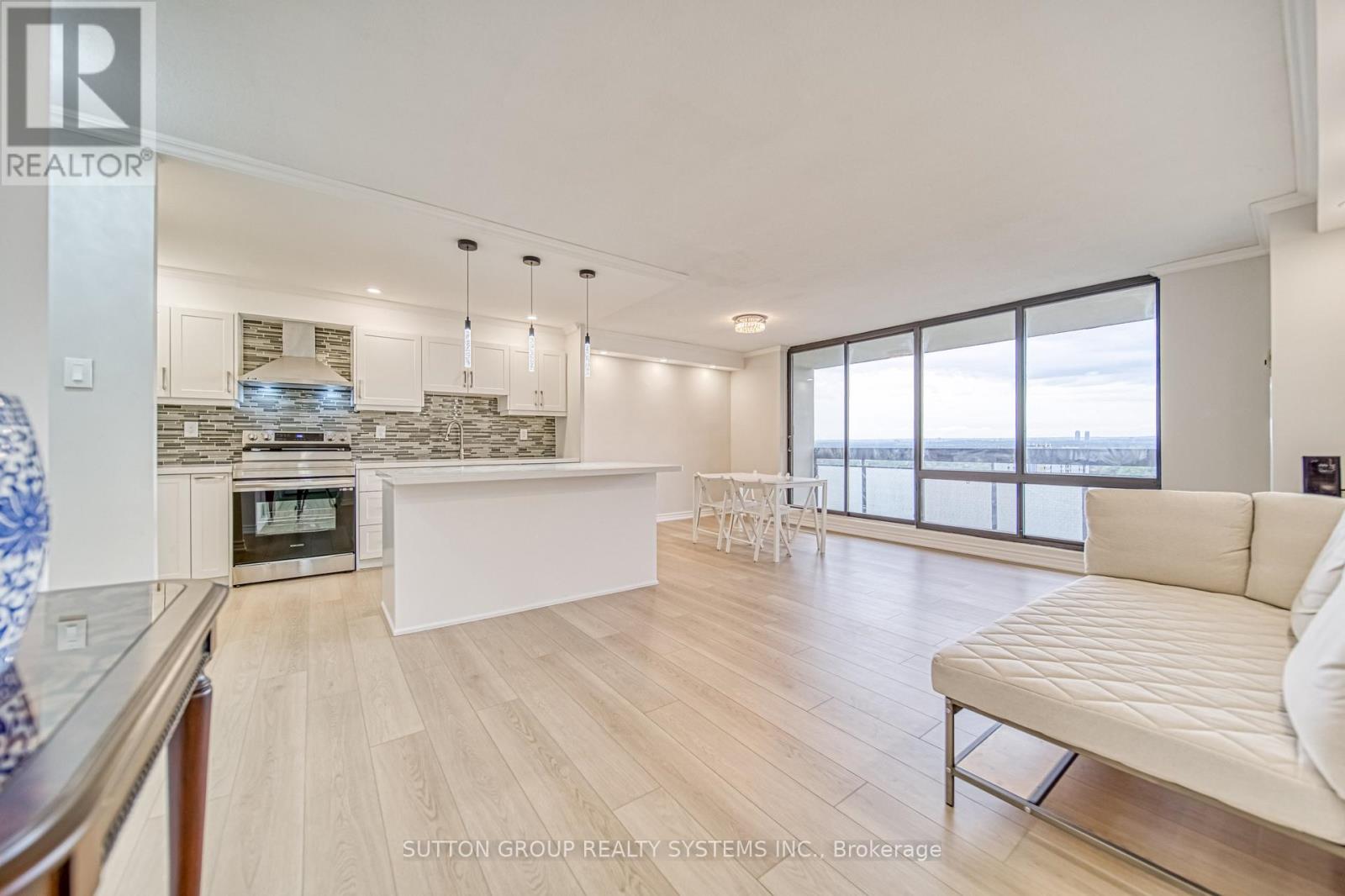 1811 - 260 Seneca Hill Drive, Toronto, Ontario  M2J 4S6 - Photo 7 - C13740256