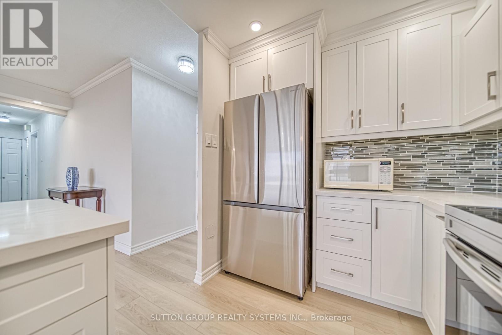 1811 - 260 Seneca Hill Drive, Toronto, Ontario  M2J 4S6 - Photo 9 - C13740256