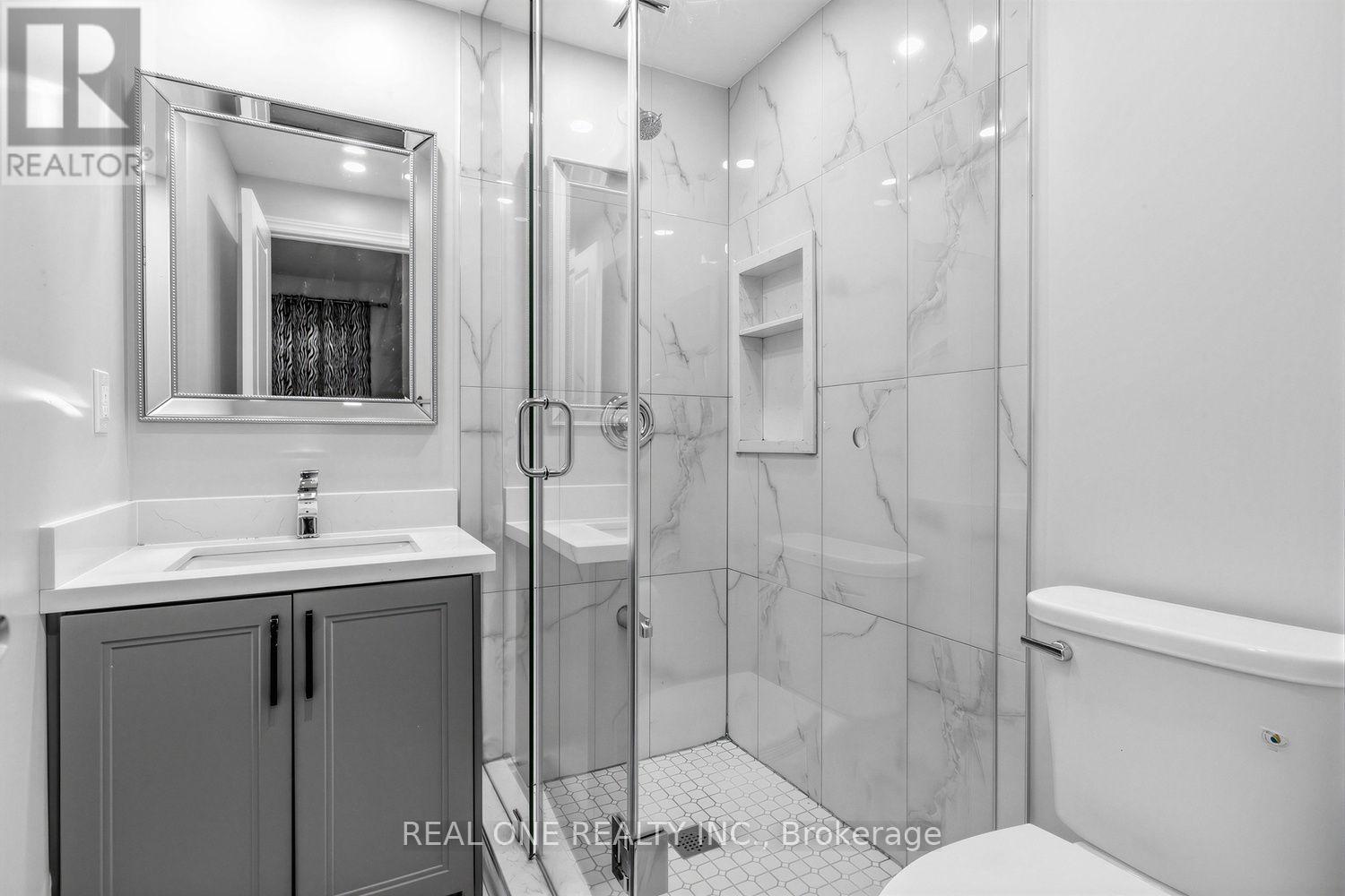 112 Oxford Street, Toronto, Ontario  M5T 1P3 - Photo 14 - C13740272