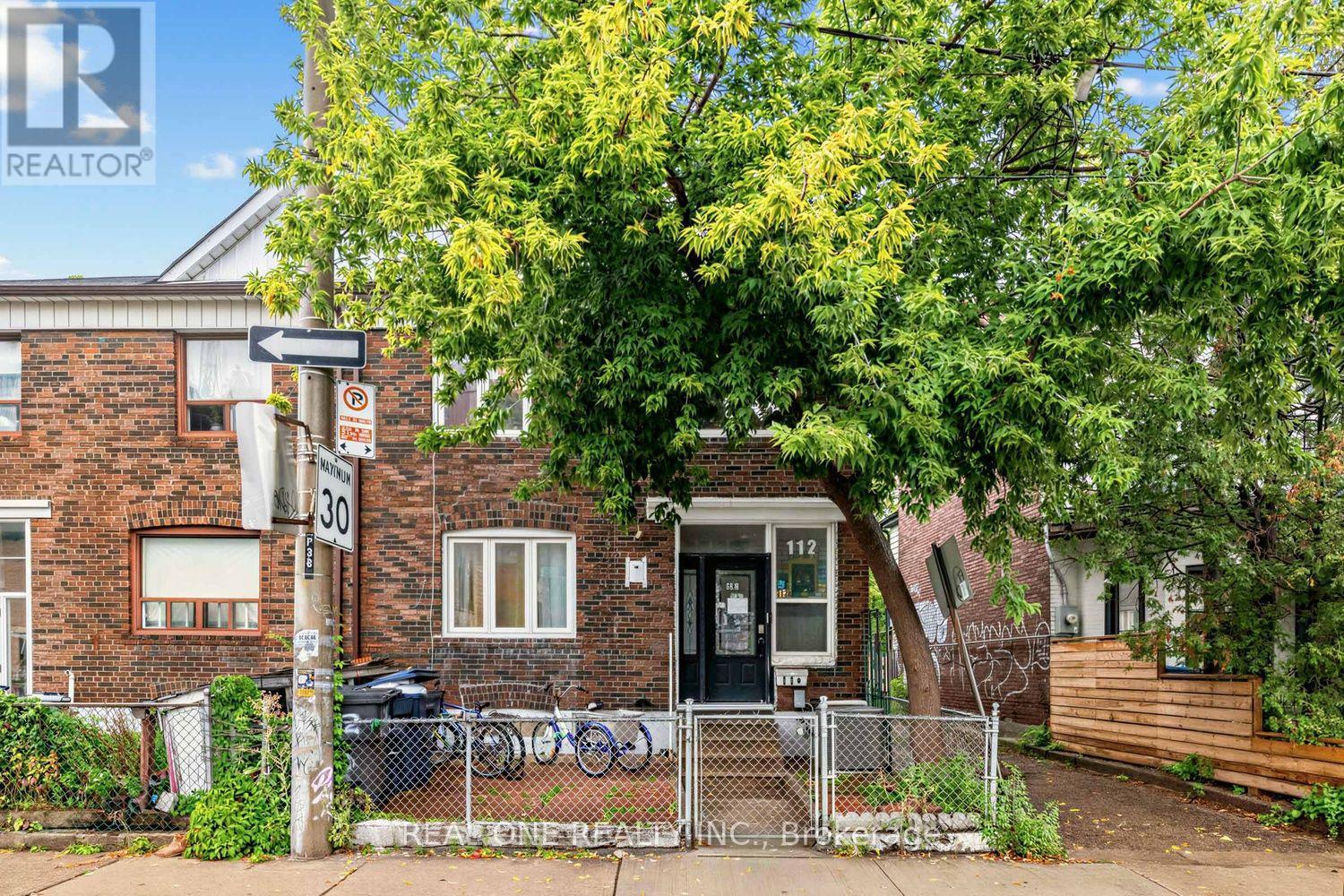 112 Oxford Street, Toronto, Ontario  M5T 1P3 - Photo 2 - C13740272