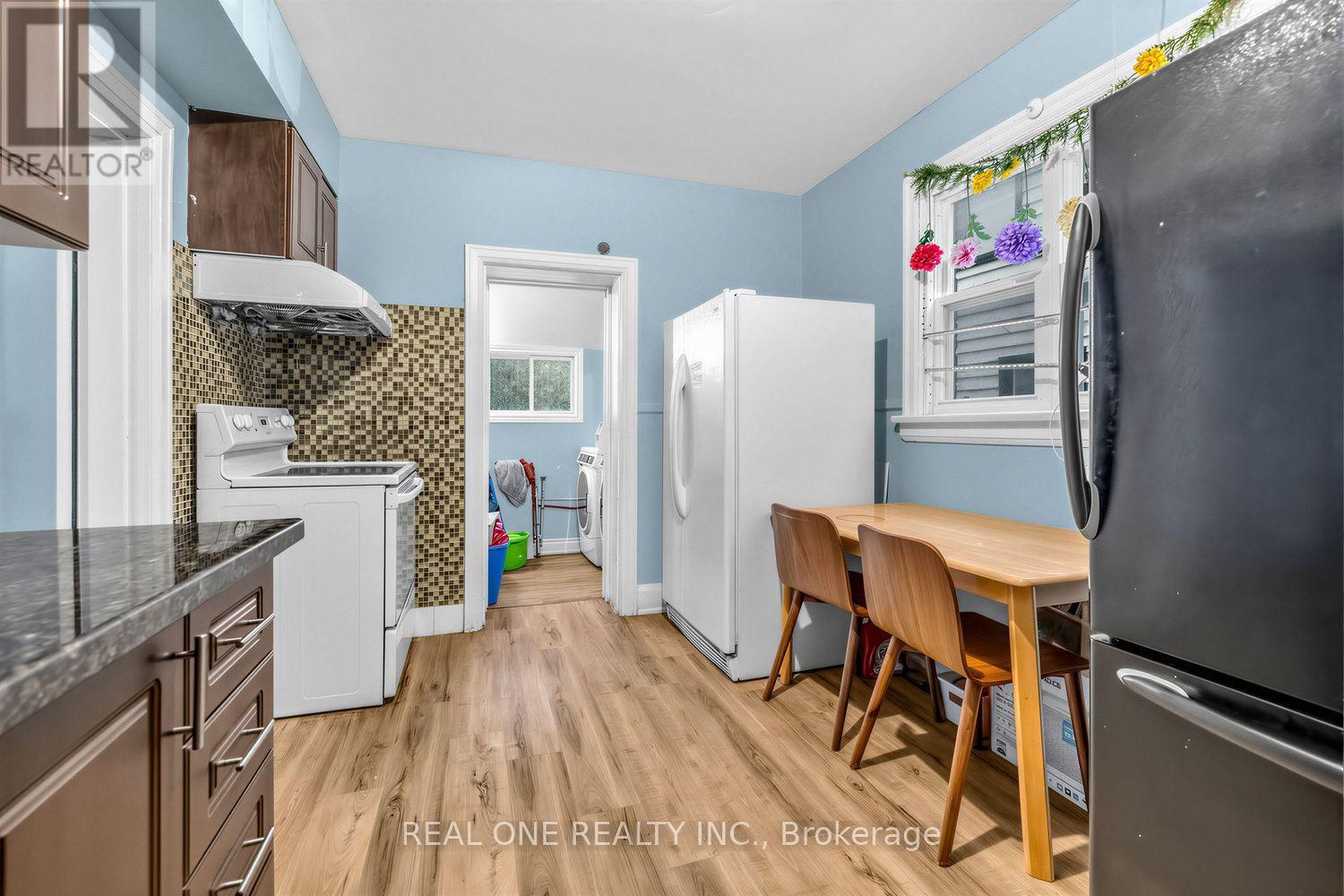112 Oxford Street, Toronto, Ontario  M5T 1P3 - Photo 6 - C13740272