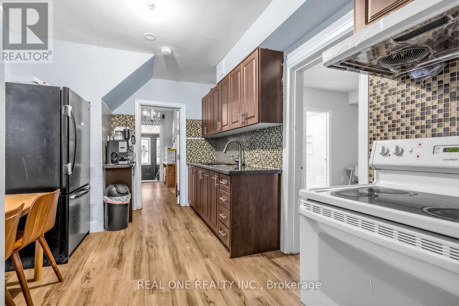 112 Oxford Street, Toronto, Ontario  M5T 1P3 - Photo 7 - C13740272