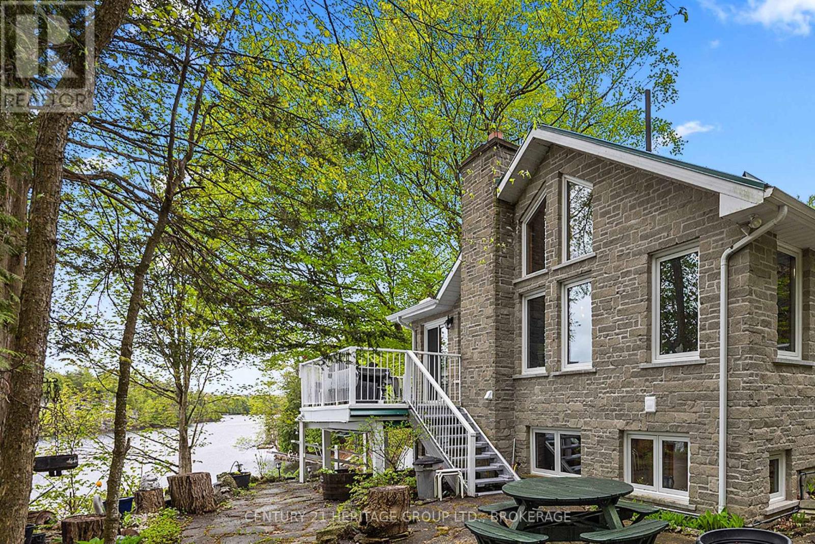 8126 PERTH ROAD, South Frontenac, Ontario