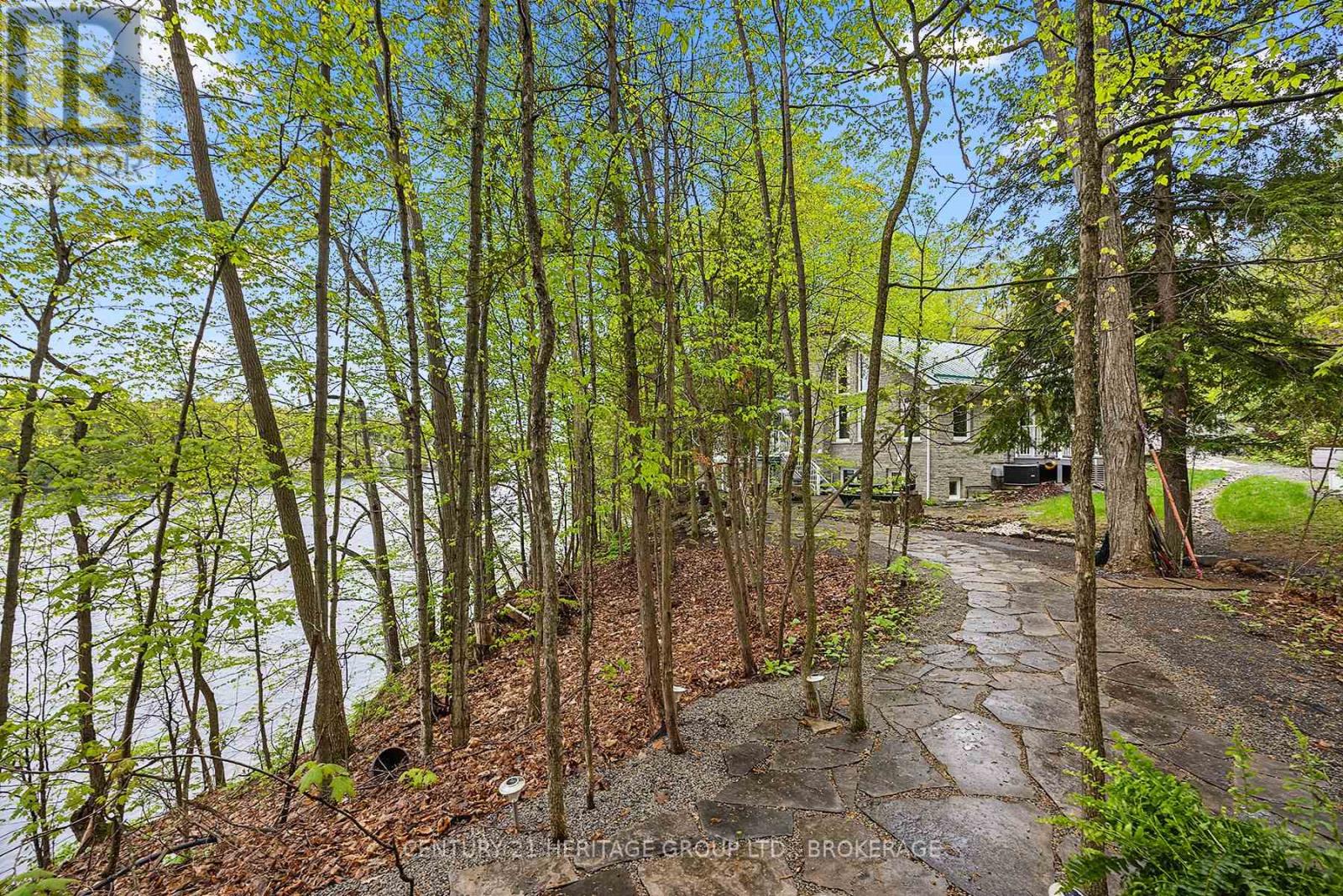 8126 Perth Road, South Frontenac, Ontario  K0H 2L0 - Photo 19 - X13740332