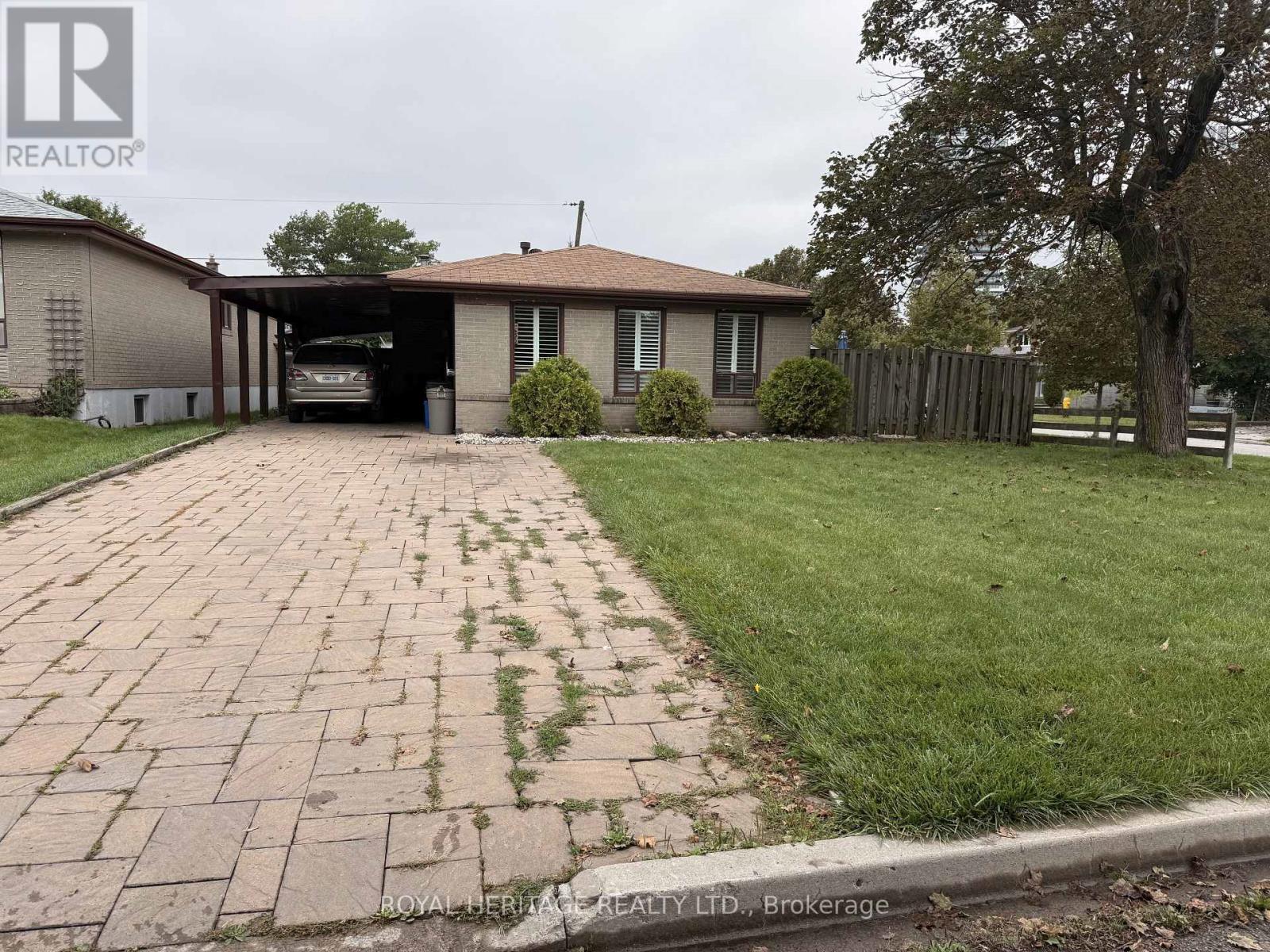 1402 Fordon Avenue, Pickering, Ontario  L1W 1J9 - Photo 1 - E13740268
