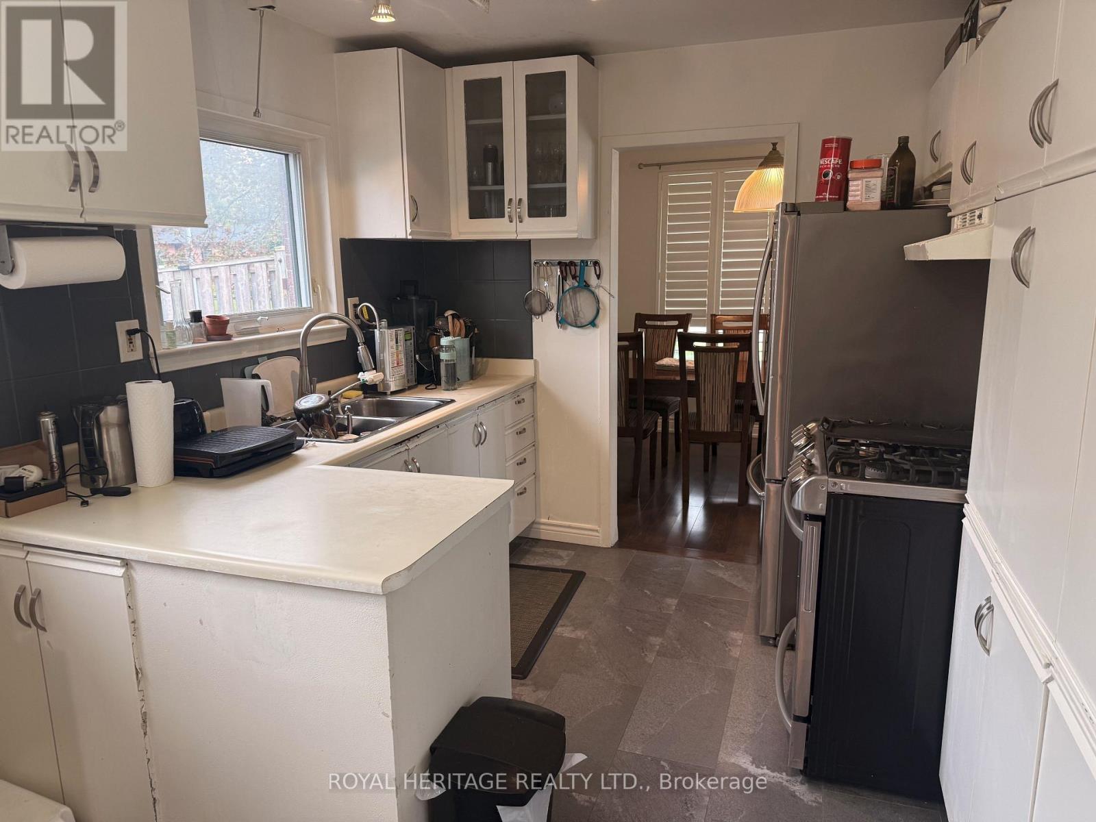 1402 Fordon Avenue, Pickering, Ontario  L1W 1J9 - Photo 6 - E13740268