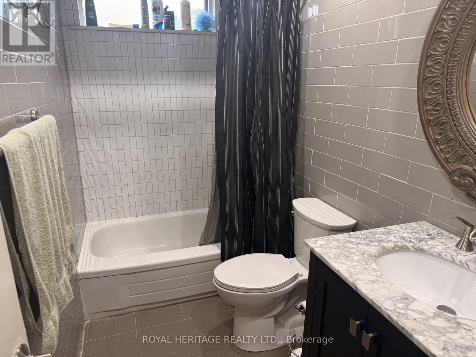 1402 Fordon Avenue, Pickering, Ontario  L1W 1J9 - Photo 8 - E13740268