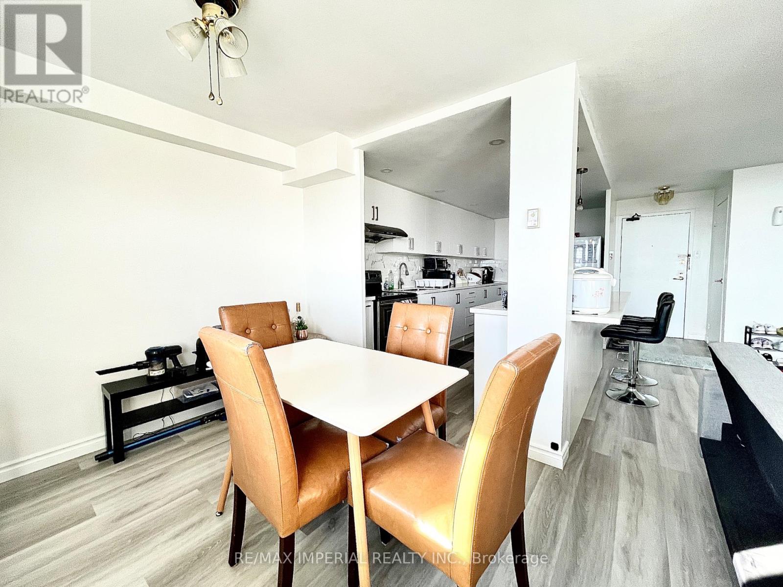 1807 - 270 Palmdale Drive, Toronto, Ontario  M1T 3N8 - Photo 10 - E13740340
