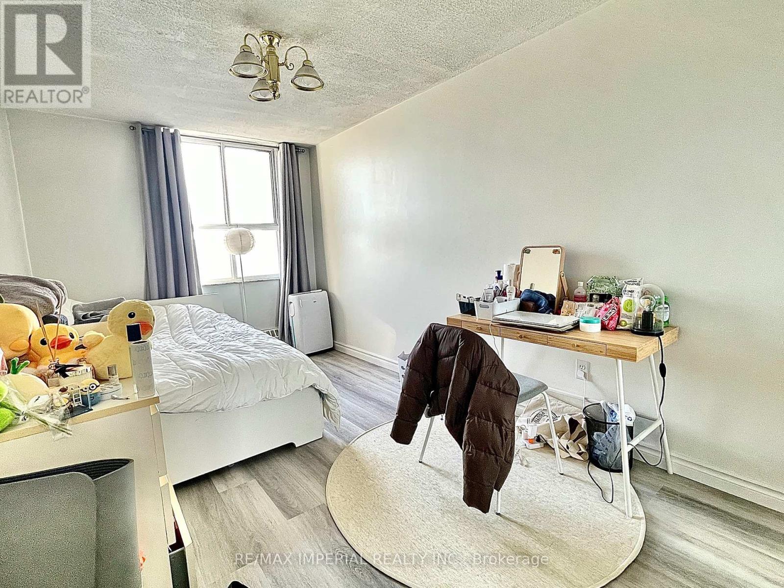 1807 - 270 Palmdale Drive, Toronto, Ontario  M1T 3N8 - Photo 11 - E13740340