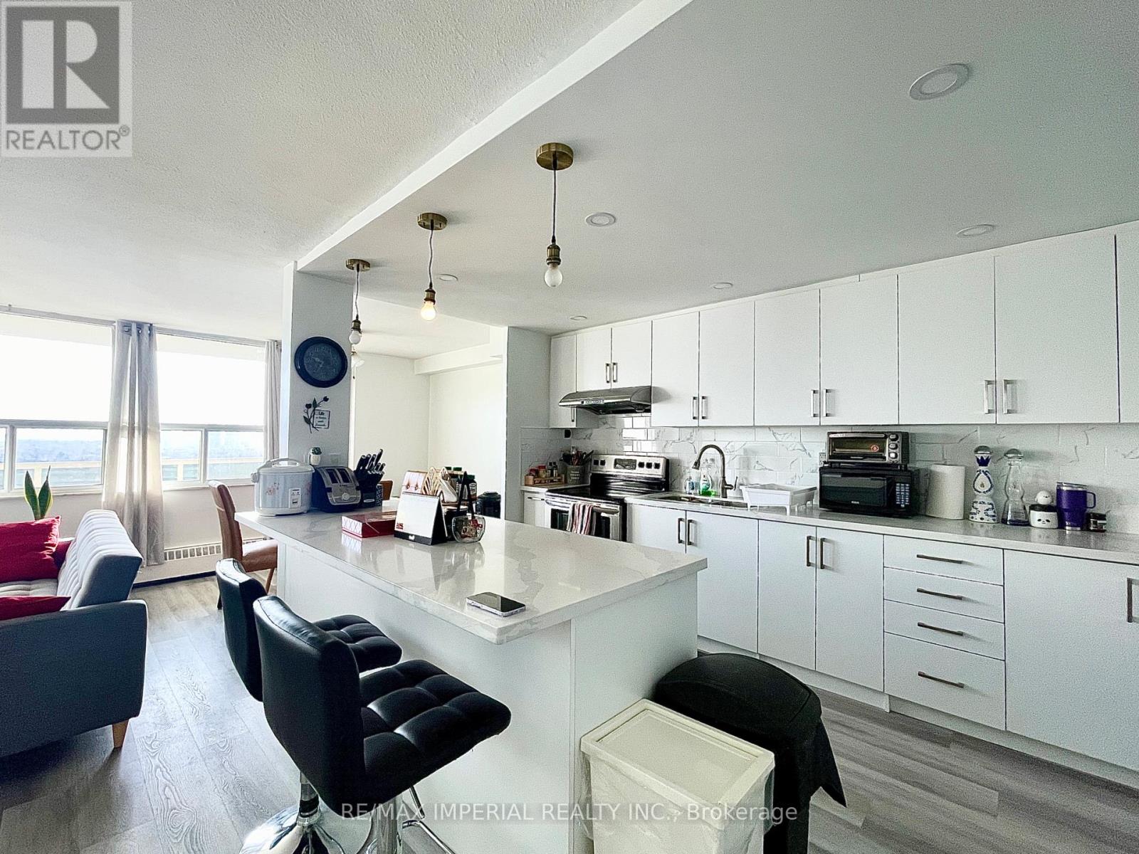 1807 - 270 Palmdale Drive, Toronto, Ontario  M1T 3N8 - Photo 2 - E13740340