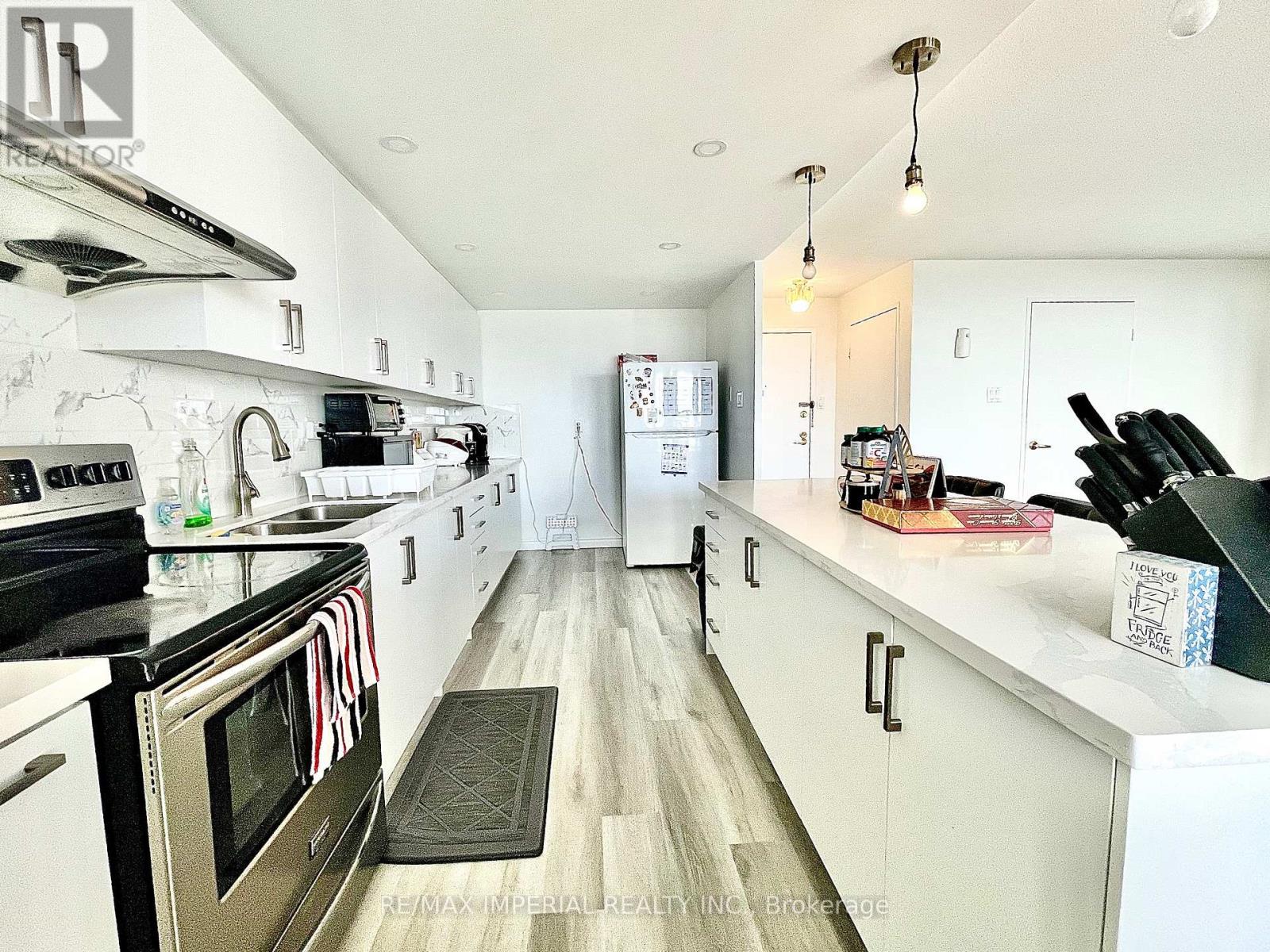 1807 - 270 Palmdale Drive, Toronto, Ontario  M1T 3N8 - Photo 4 - E13740340