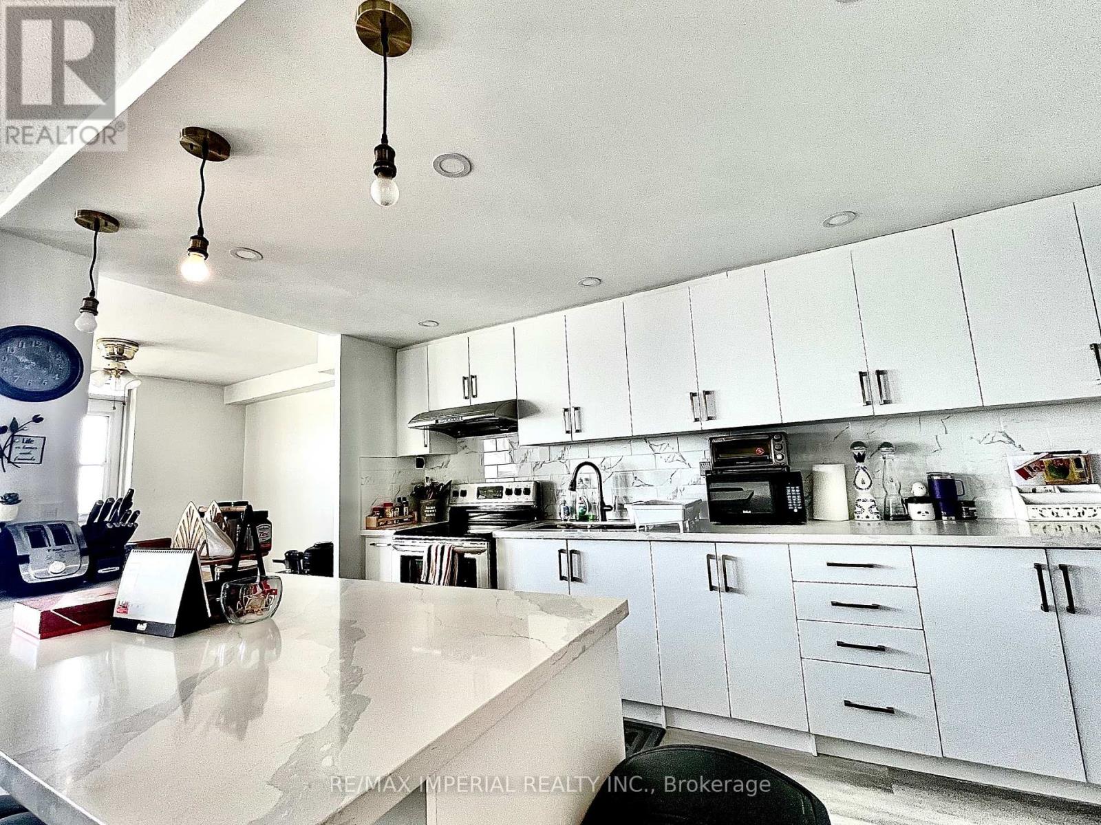 1807 - 270 Palmdale Drive, Toronto, Ontario  M1T 3N8 - Photo 5 - E13740340
