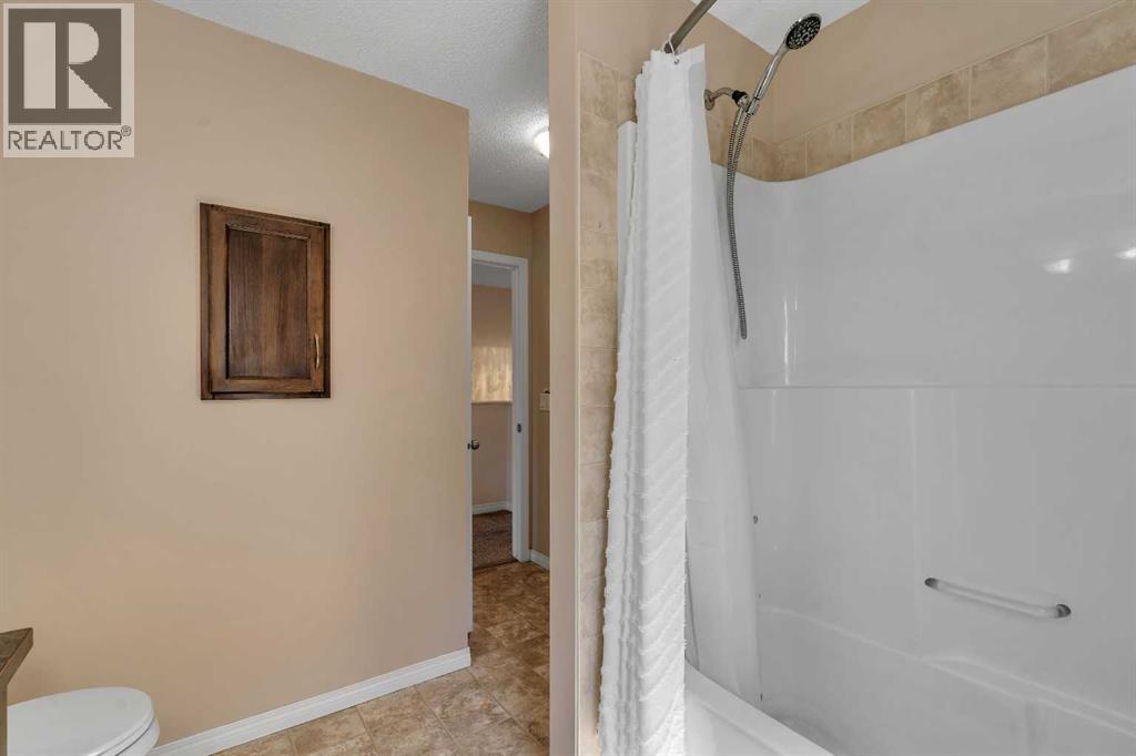 149 Luxstone Way SW, Airdrie, Alberta  T4B 0H3 - Photo 27 - A2342268