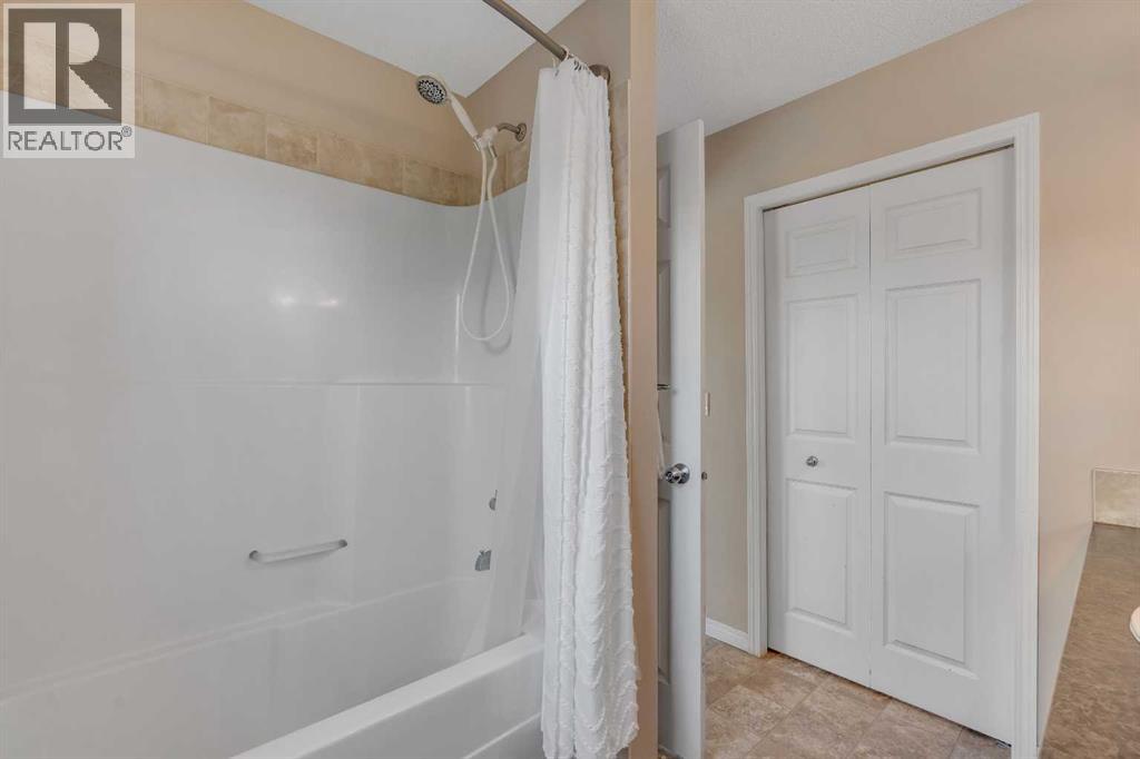 149 Luxstone Way SW, Airdrie, Alberta  T4B 0H3 - Photo 22 - A2342268