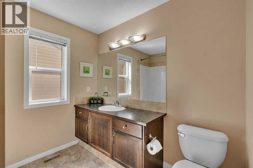 149 Luxstone Way SW, Airdrie, Alberta  T4B 0H3 - Photo 26 - A2342268