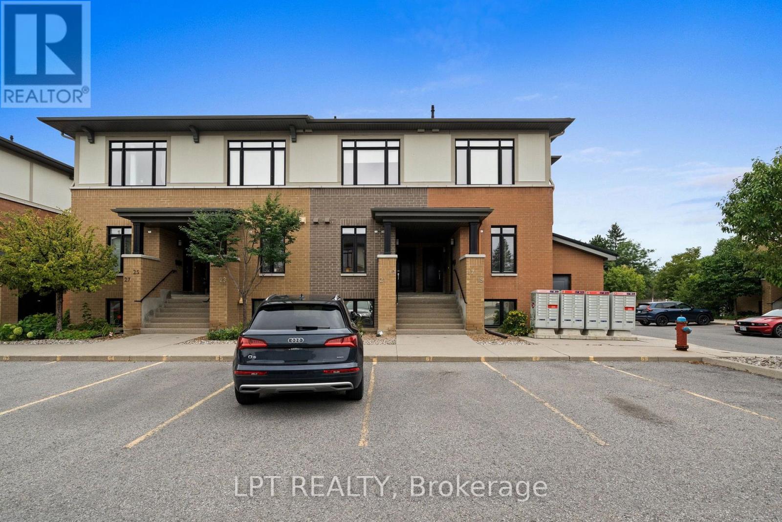 21 BERGERON PRIVATE, Ottawa, Ontario