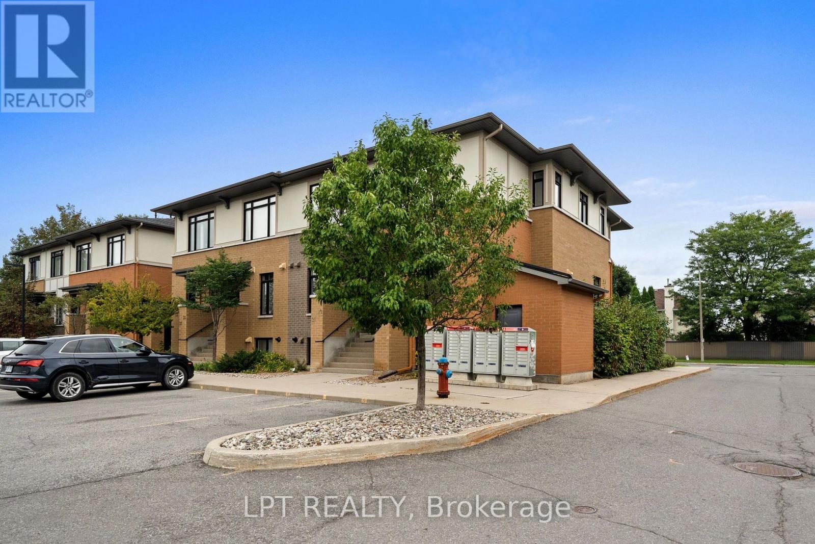 21 Bergeron Private, Ottawa, Ontario  K1C 0C2 - Photo 4 - X13740180