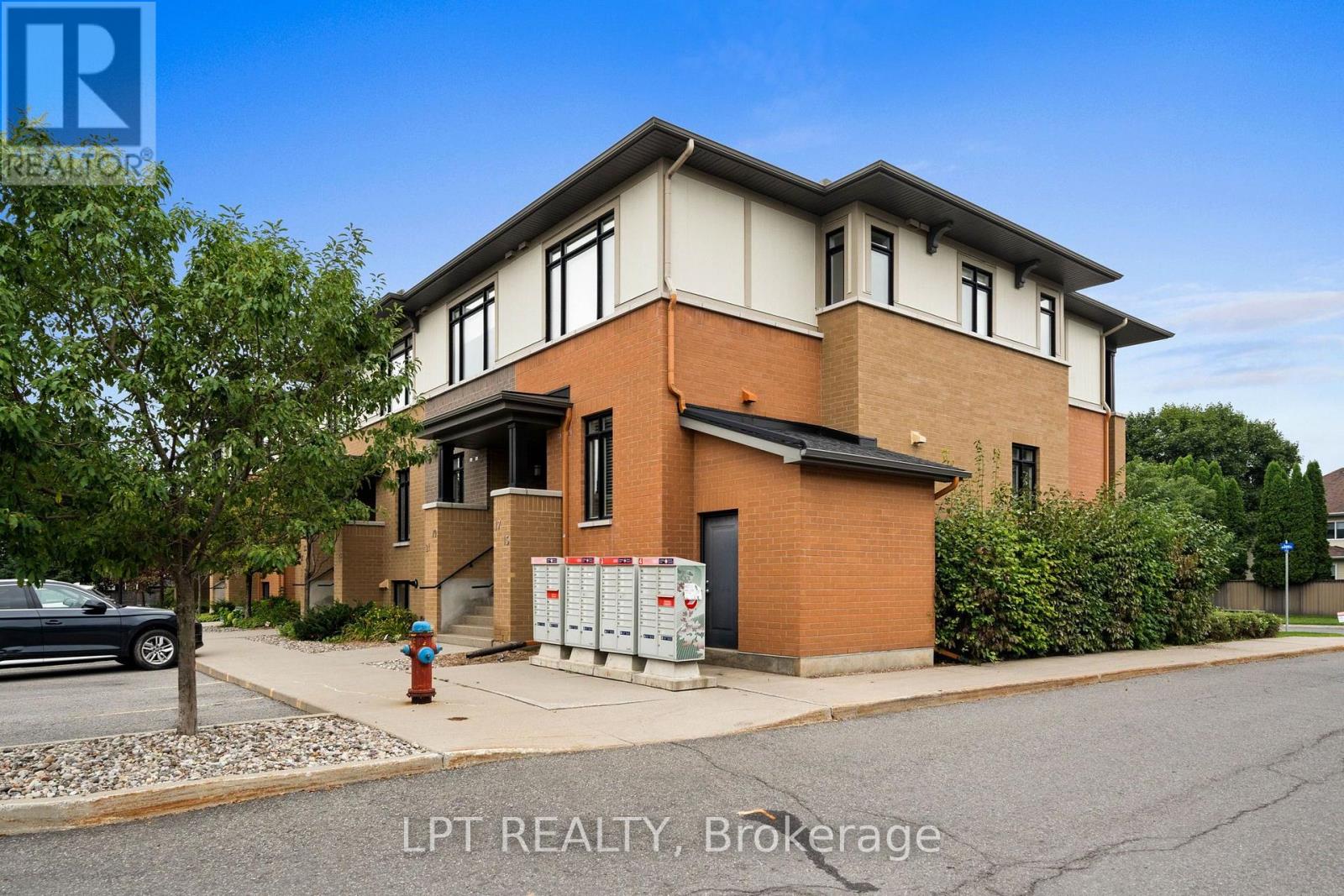 21 Bergeron Private, Ottawa, Ontario  K1C 0C2 - Photo 5 - X13740180