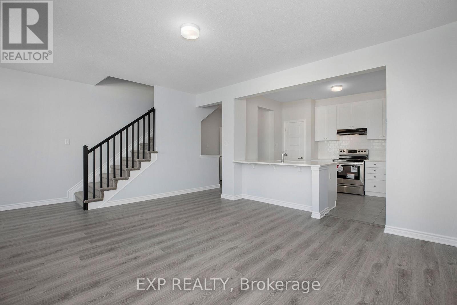 96 Ballinora Way, Ottawa, Ontario  K2S 0V5 - Photo 2 - X13740238