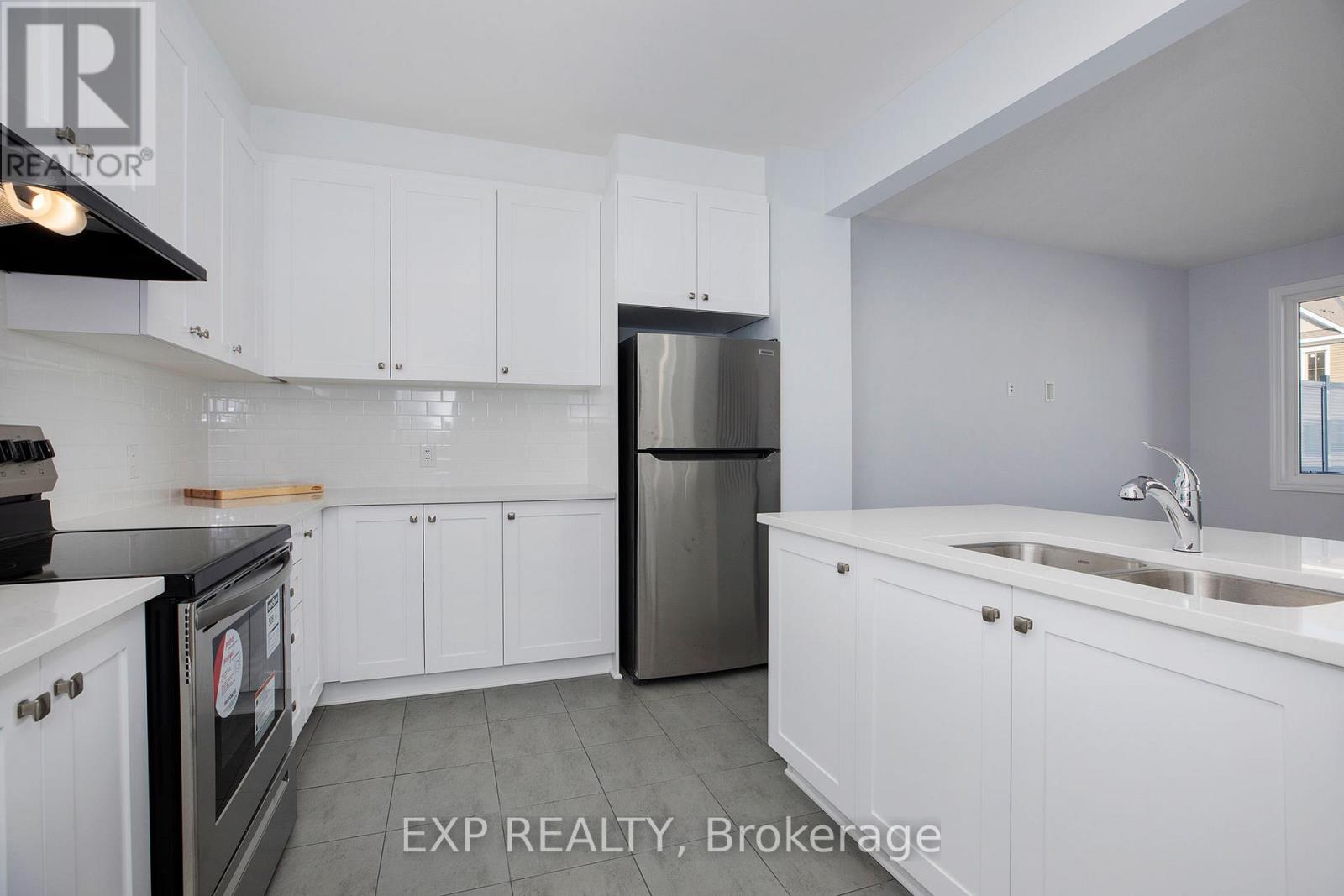 96 Ballinora Way, Ottawa, Ontario  K2S 0V5 - Photo 3 - X13740238