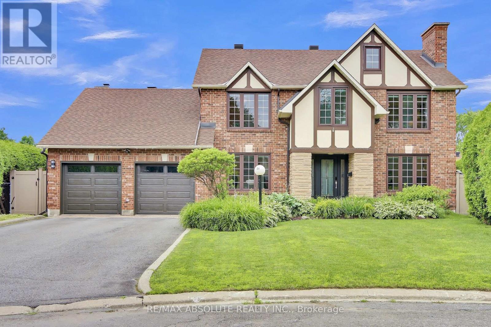 11 COBB COURT, Ottawa, Ontario