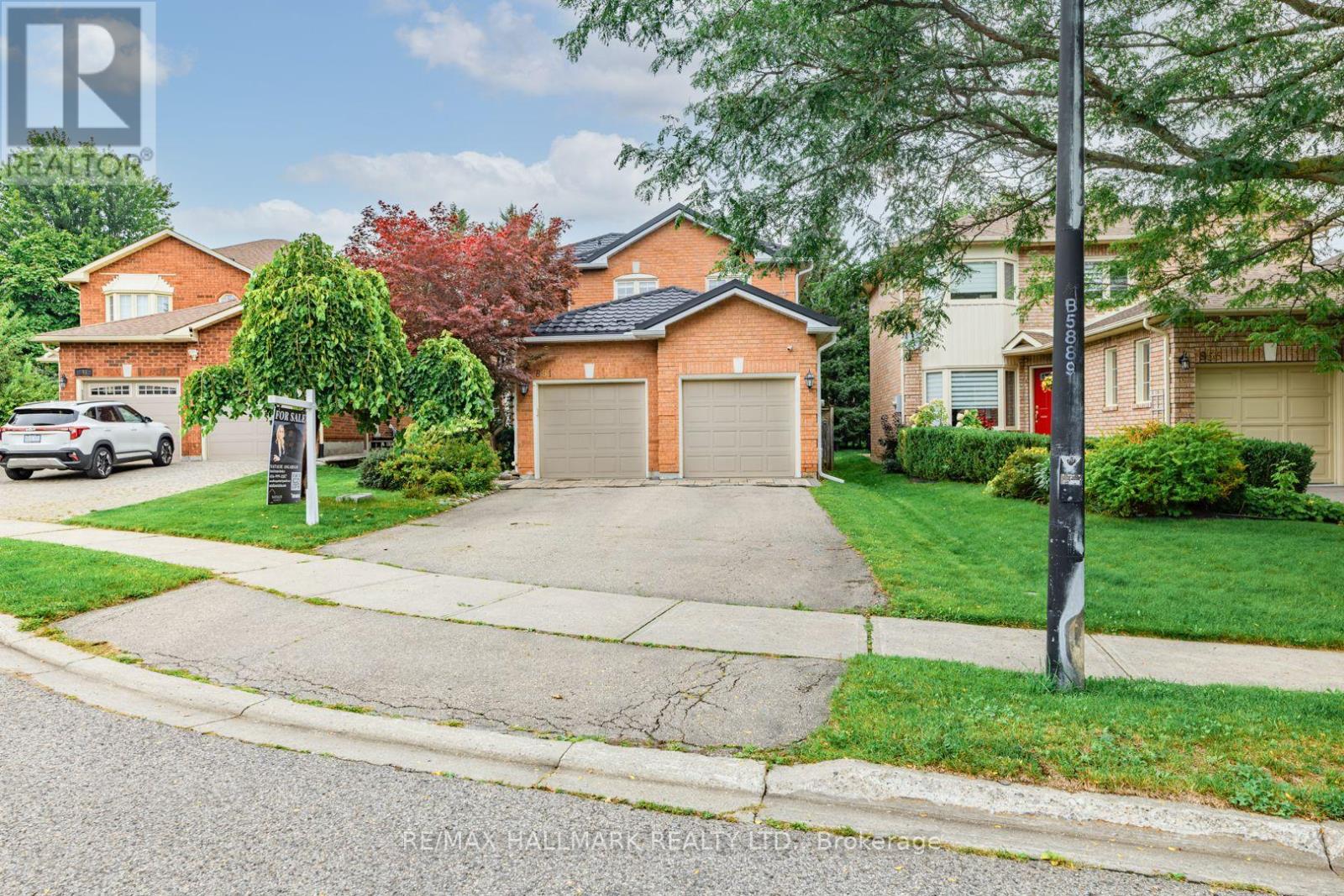 851 Hilton Boulevard, Newmarket, Ontario  L3X 2H7 - Photo 1 - N13740098