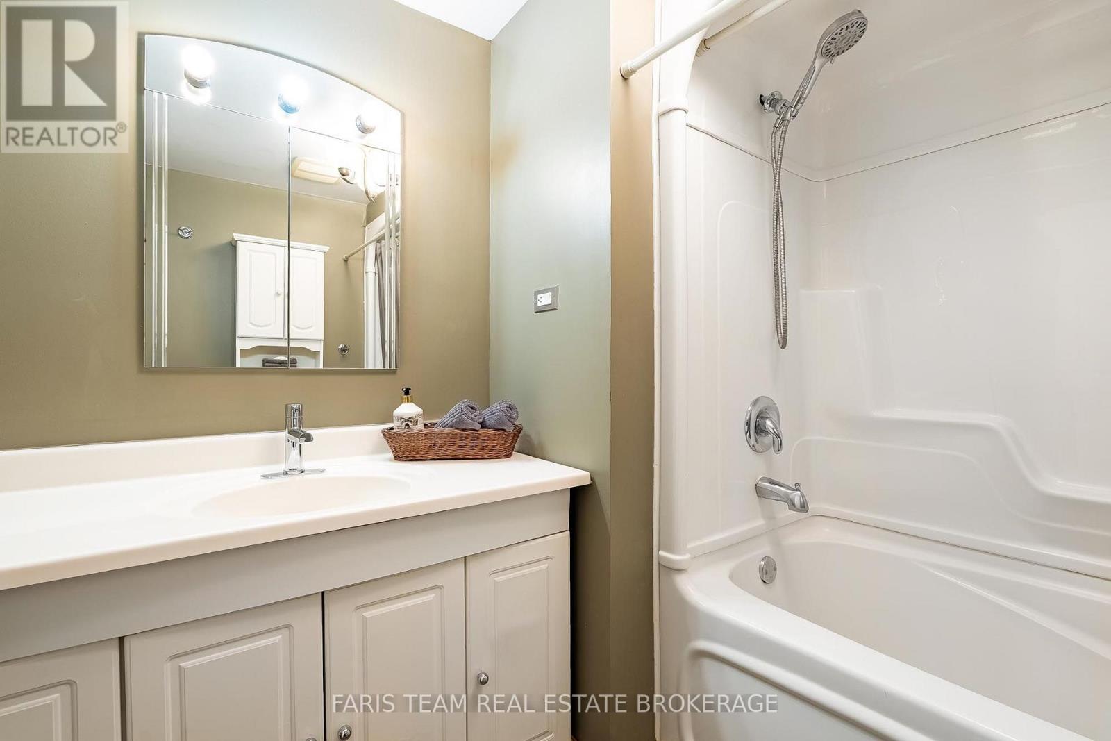 62 Toll Road, East Gwillimbury, Ontario  L9N 1G6 - Photo 17 - N13740160