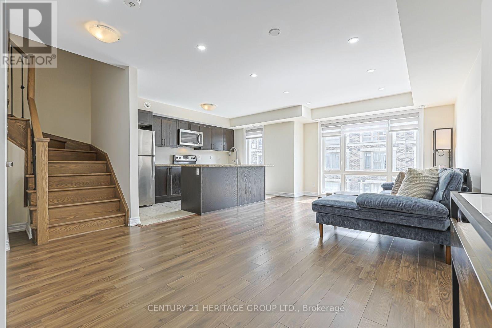 216 - 10 Dunshealth Way, Markham, Ontario  L6B 1N3 - Photo 2 - N13740224