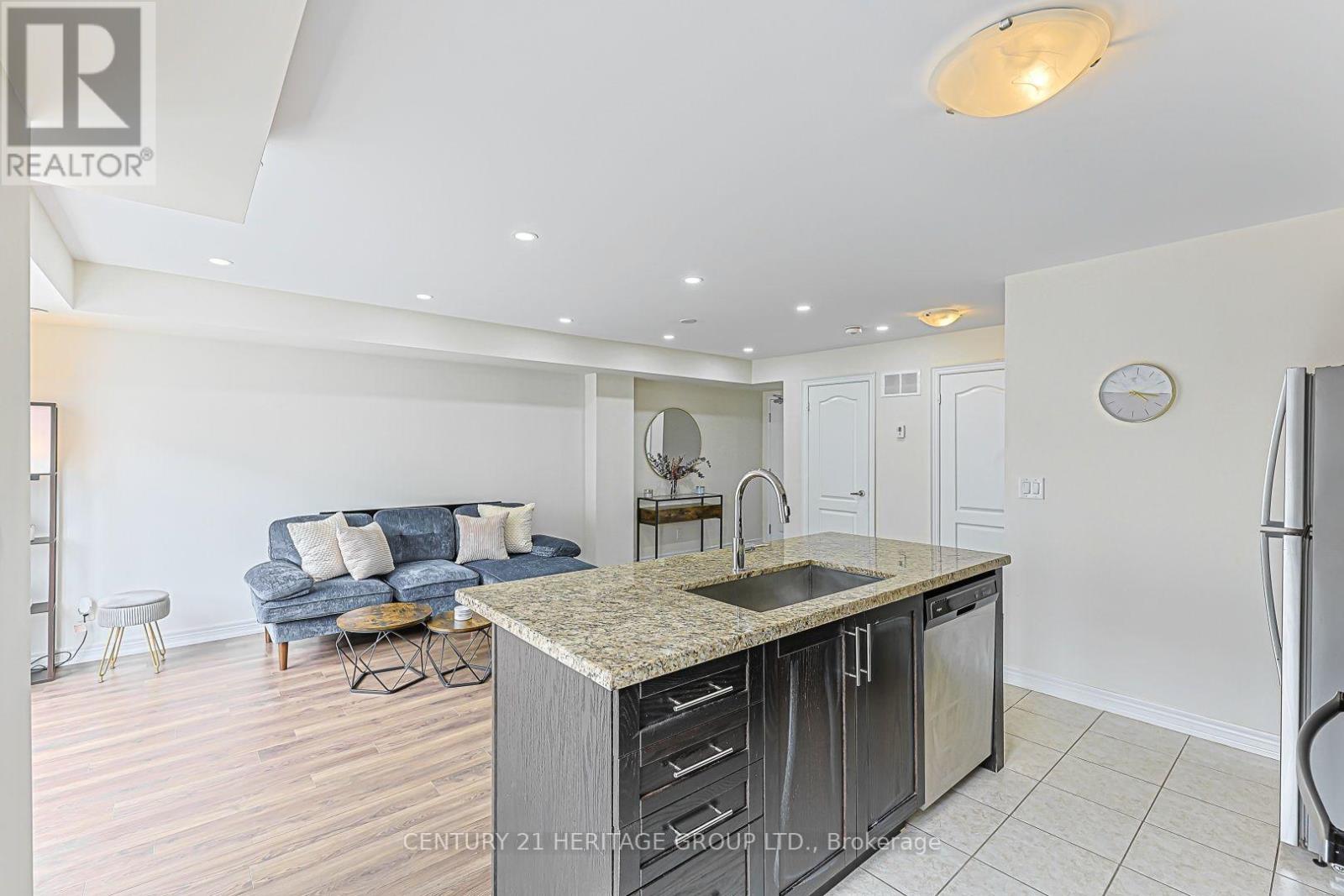 216 - 10 Dunshealth Way, Markham, Ontario  L6B 1N3 - Photo 4 - N13740224