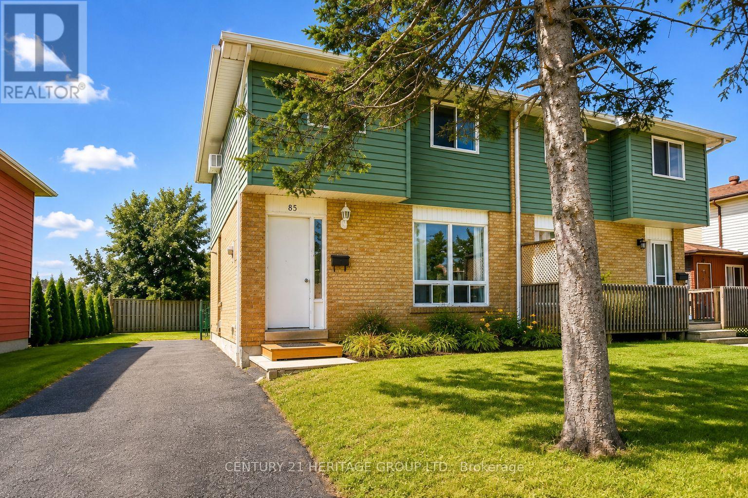 85 CHAUCER CRESCENT, Barrie, Ontario