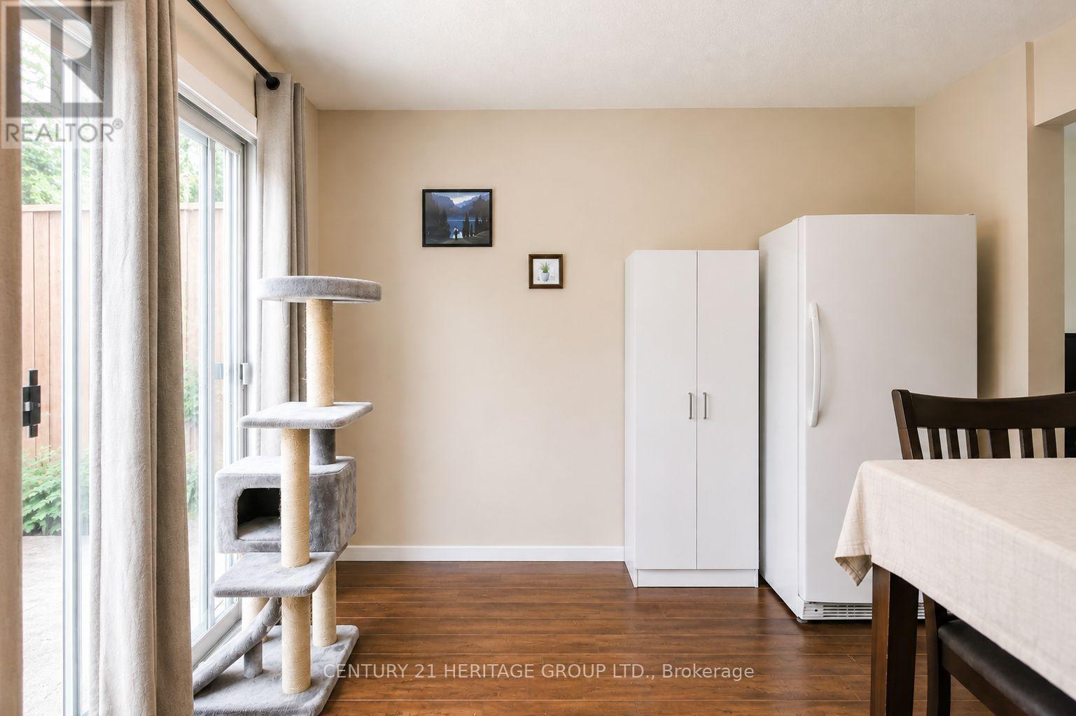 85 Chaucer Crescent, Barrie, Ontario  L4N 4T8 - Photo 5 - S13740148
