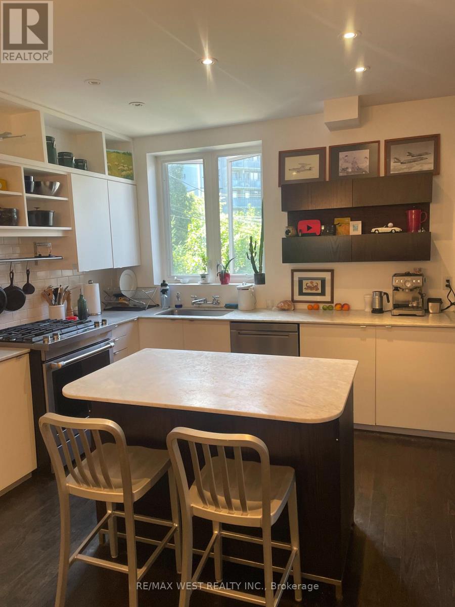 Main & Second - 58 Lynd Avenue, Toronto, Ontario  M6R 1T9 - Photo 13 - W13740120