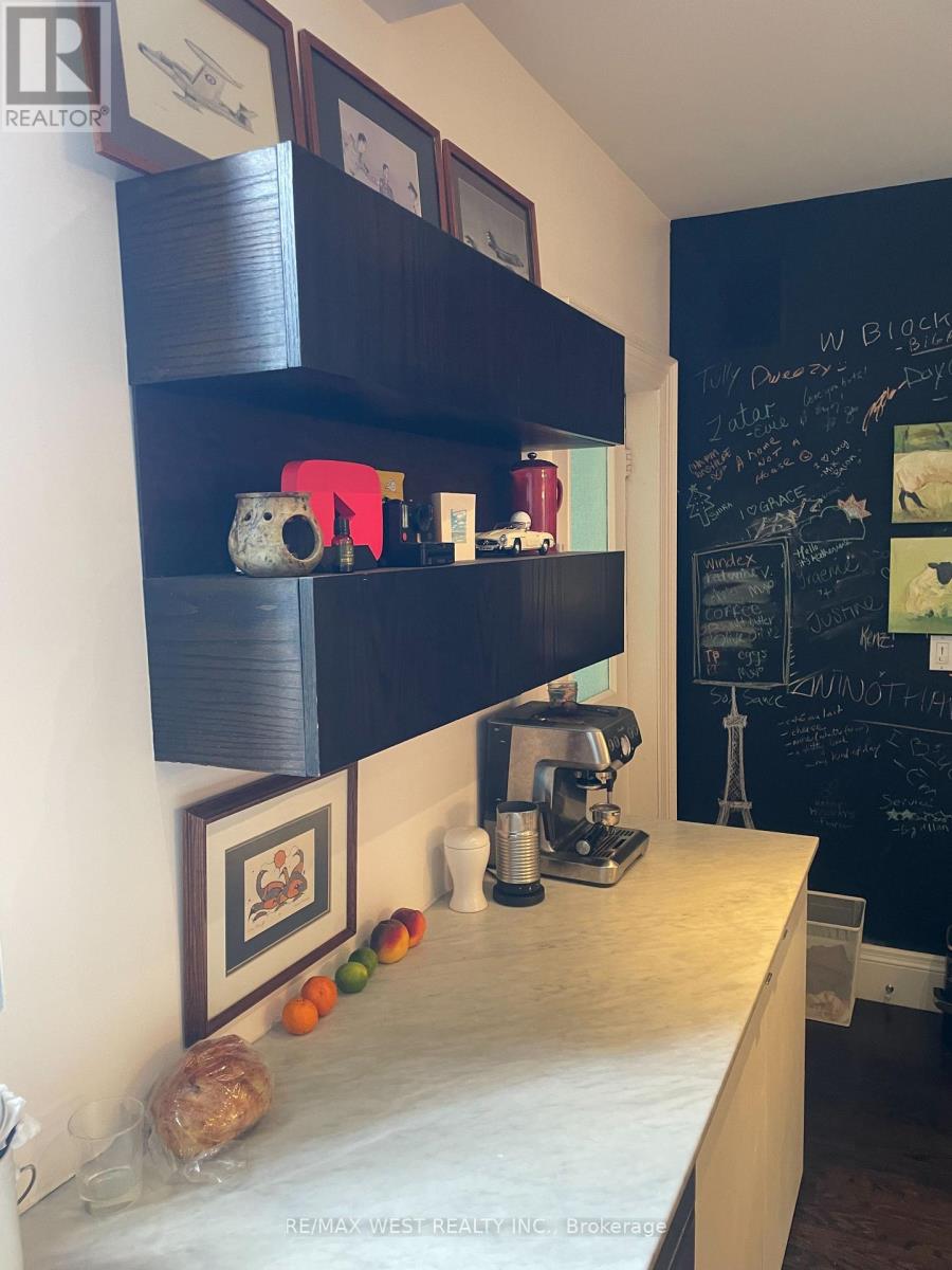 Main & Second - 58 Lynd Avenue, Toronto, Ontario  M6R 1T9 - Photo 16 - W13740120