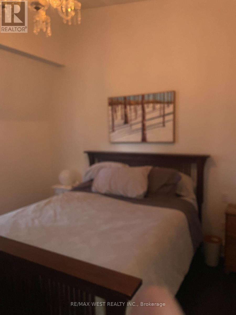 Main & Second - 58 Lynd Avenue, Toronto, Ontario  M6R 1T9 - Photo 22 - W13740120