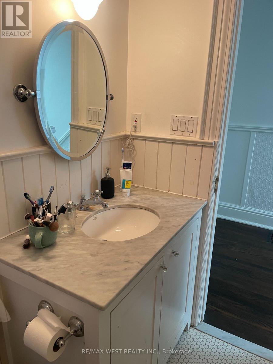 Main & Second - 58 Lynd Avenue, Toronto, Ontario  M6R 1T9 - Photo 29 - W13740120