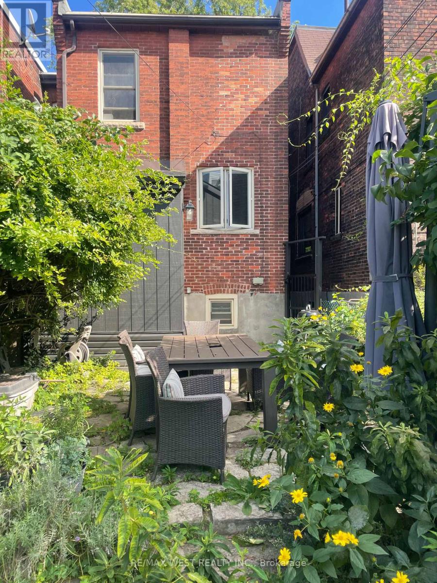 Main & Second - 58 Lynd Avenue, Toronto, Ontario  M6R 1T9 - Photo 30 - W13740120