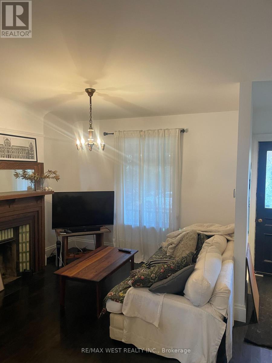 Main & Second - 58 Lynd Avenue, Toronto, Ontario  M6R 1T9 - Photo 6 - W13740120