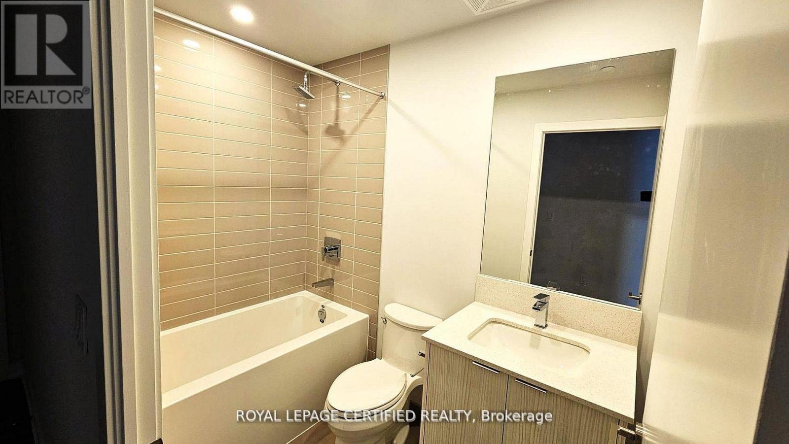 3011 - 430 Square One Drive, Mississauga, Ontario  L5B 0L6 - Photo 8 - W13740122