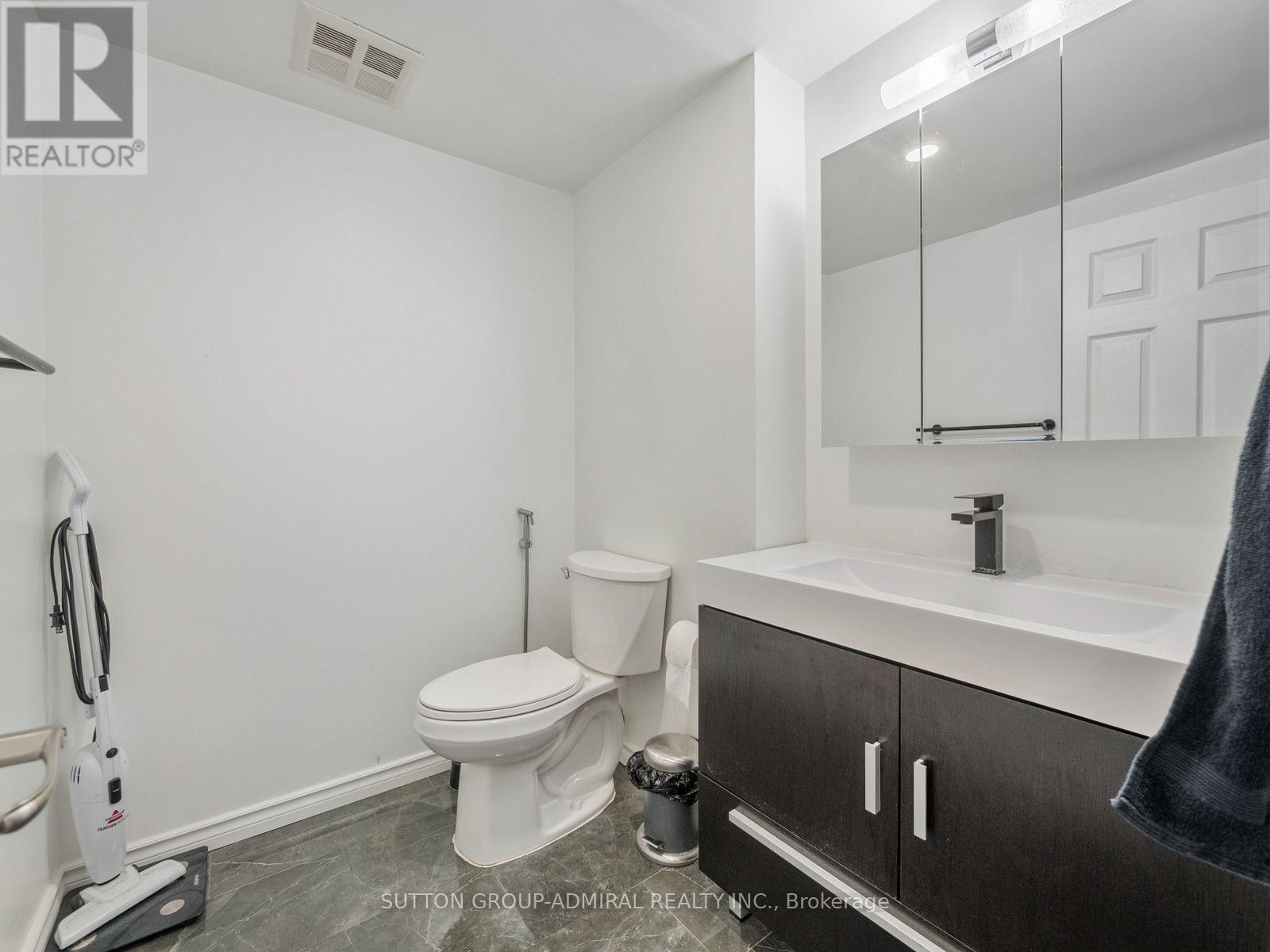 1811 - 10 Martha Eaton Way, Toronto, Ontario  M6M 5B3 - Photo 28 - W13740126