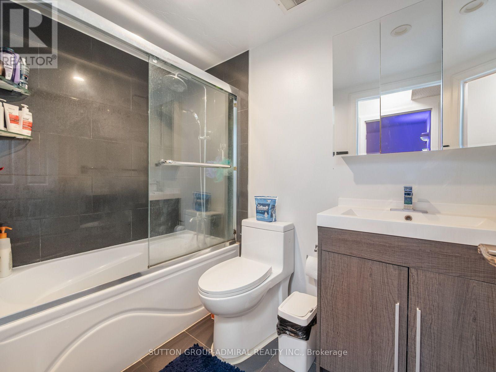 1811 - 10 Martha Eaton Way, Toronto, Ontario  M6M 5B3 - Photo 35 - W13740126