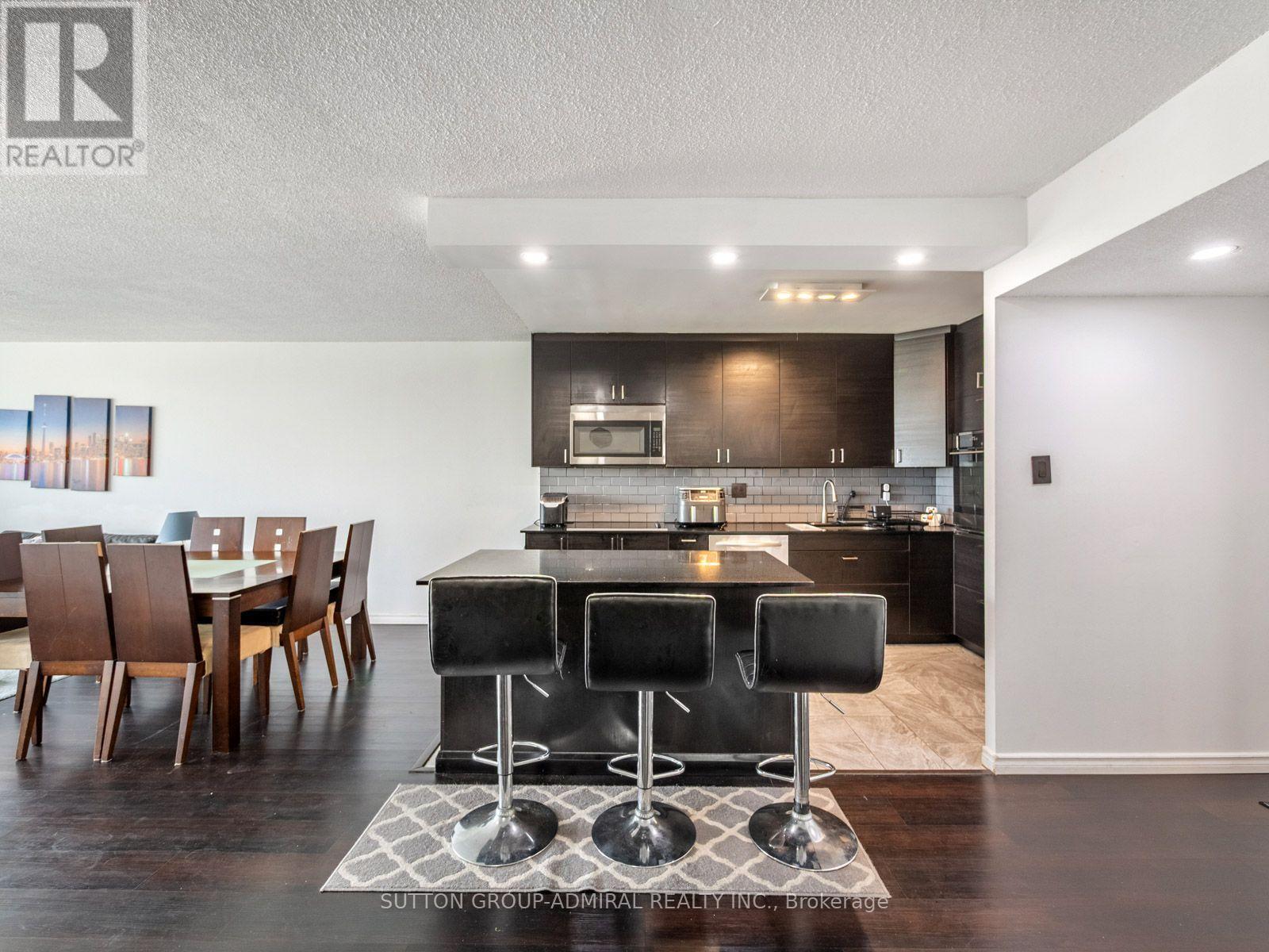 1811 - 10 Martha Eaton Way, Toronto, Ontario  M6M 5B3 - Photo 4 - W13740126