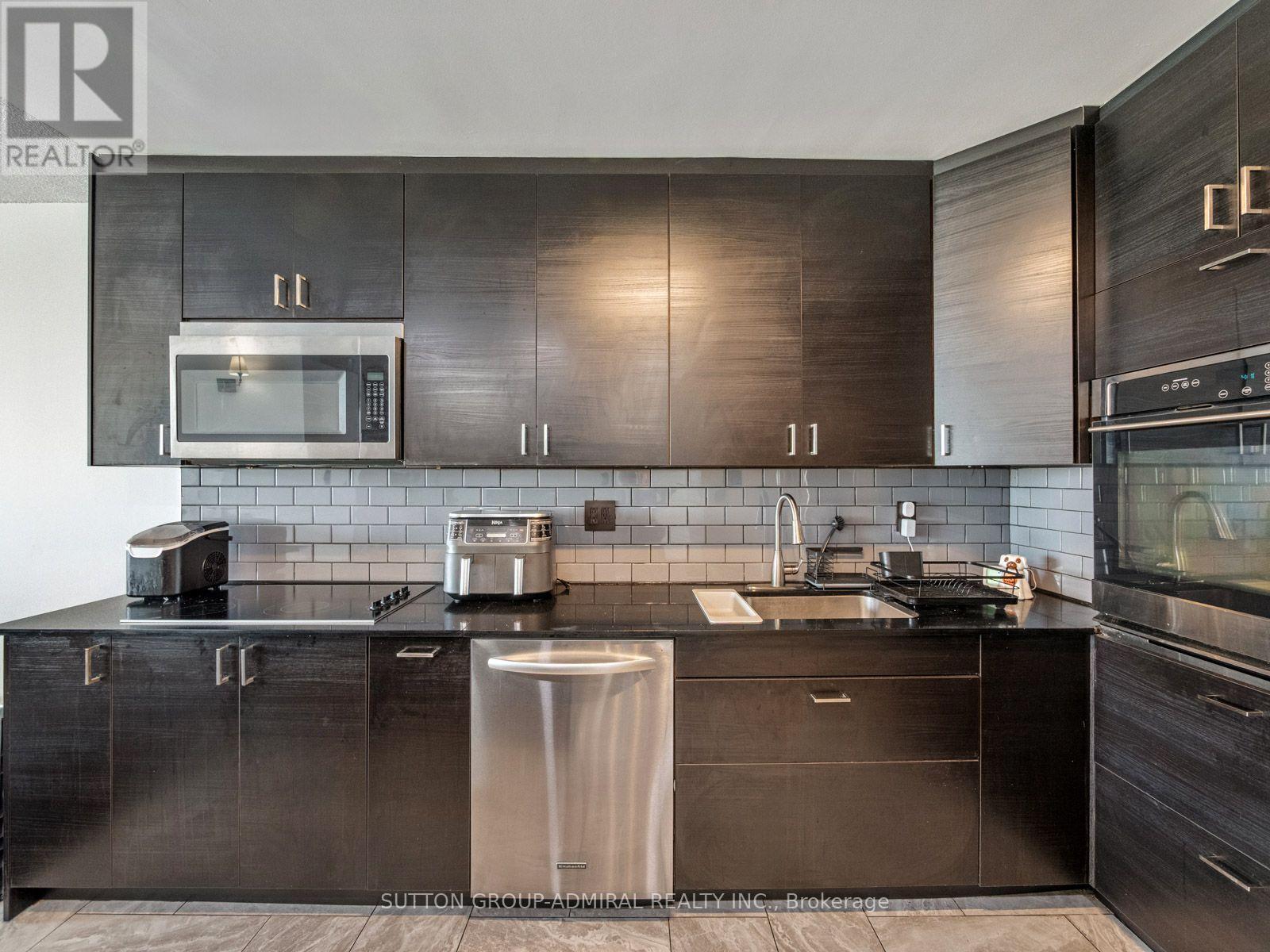 1811 - 10 Martha Eaton Way, Toronto, Ontario  M6M 5B3 - Photo 5 - W13740126