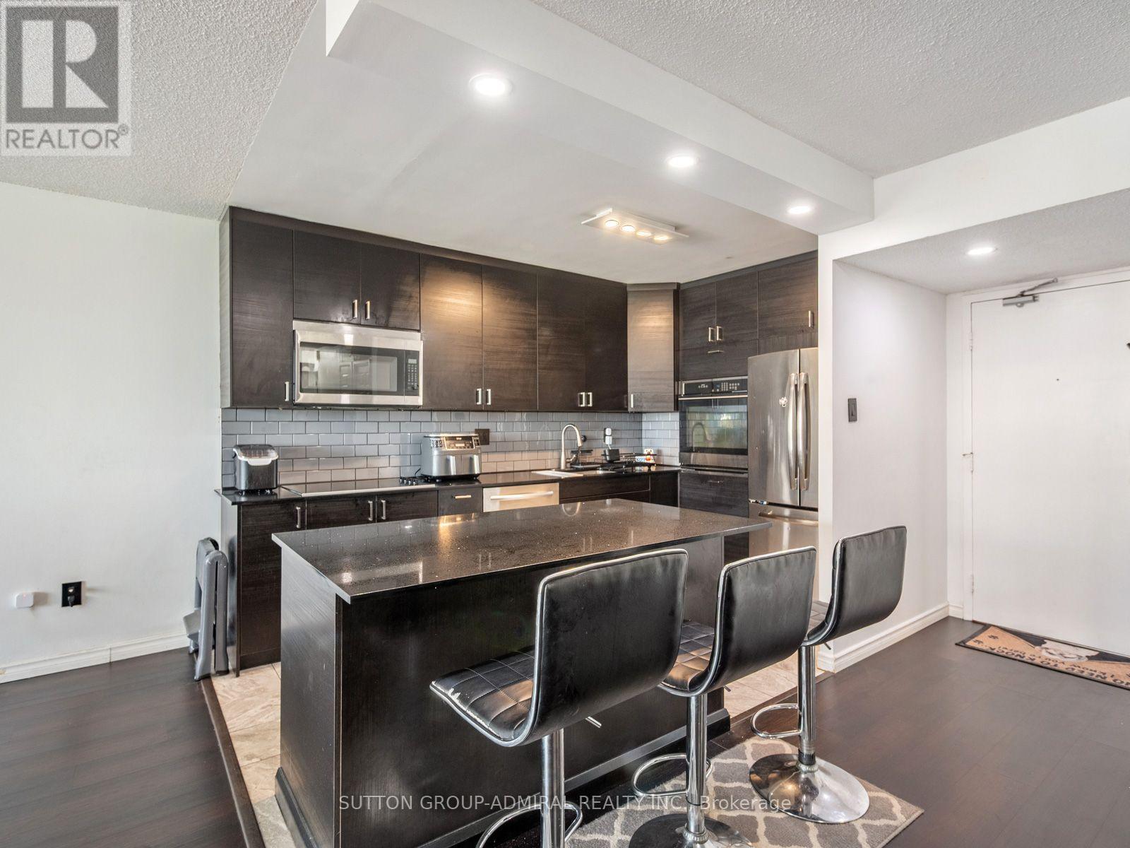 1811 - 10 Martha Eaton Way, Toronto, Ontario  M6M 5B3 - Photo 6 - W13740126