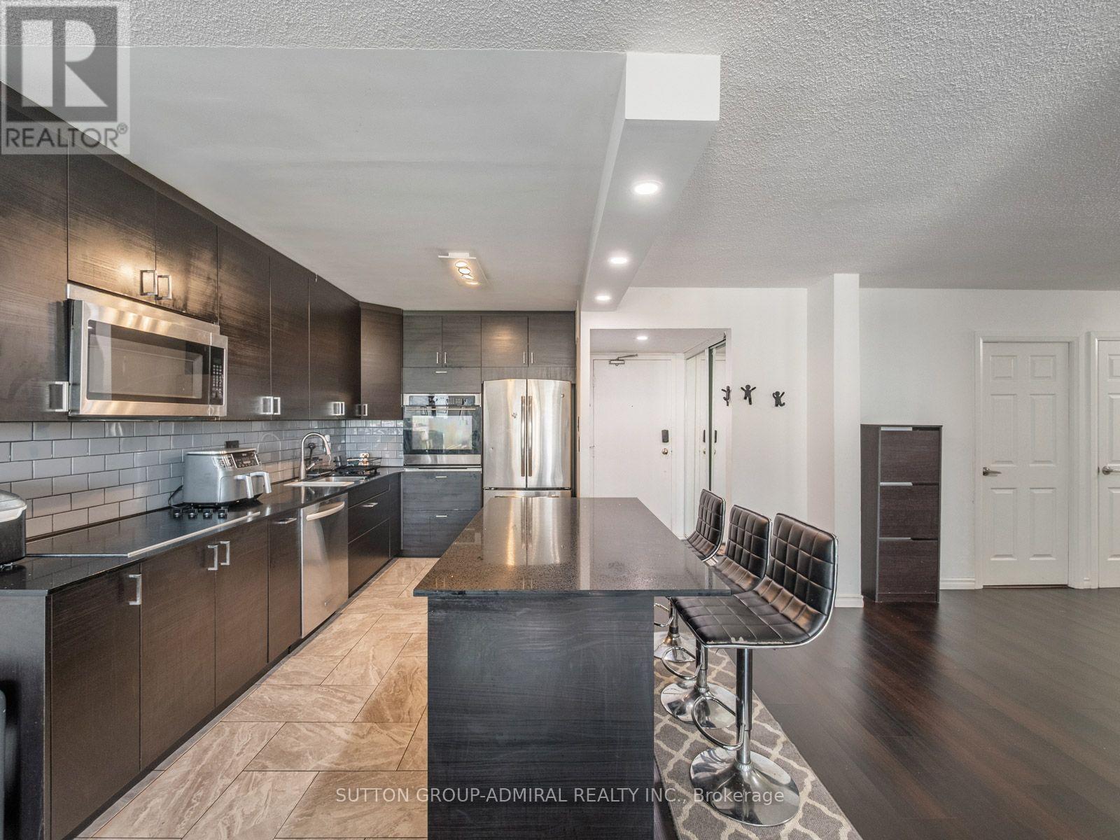 1811 - 10 Martha Eaton Way, Toronto, Ontario  M6M 5B3 - Photo 7 - W13740126