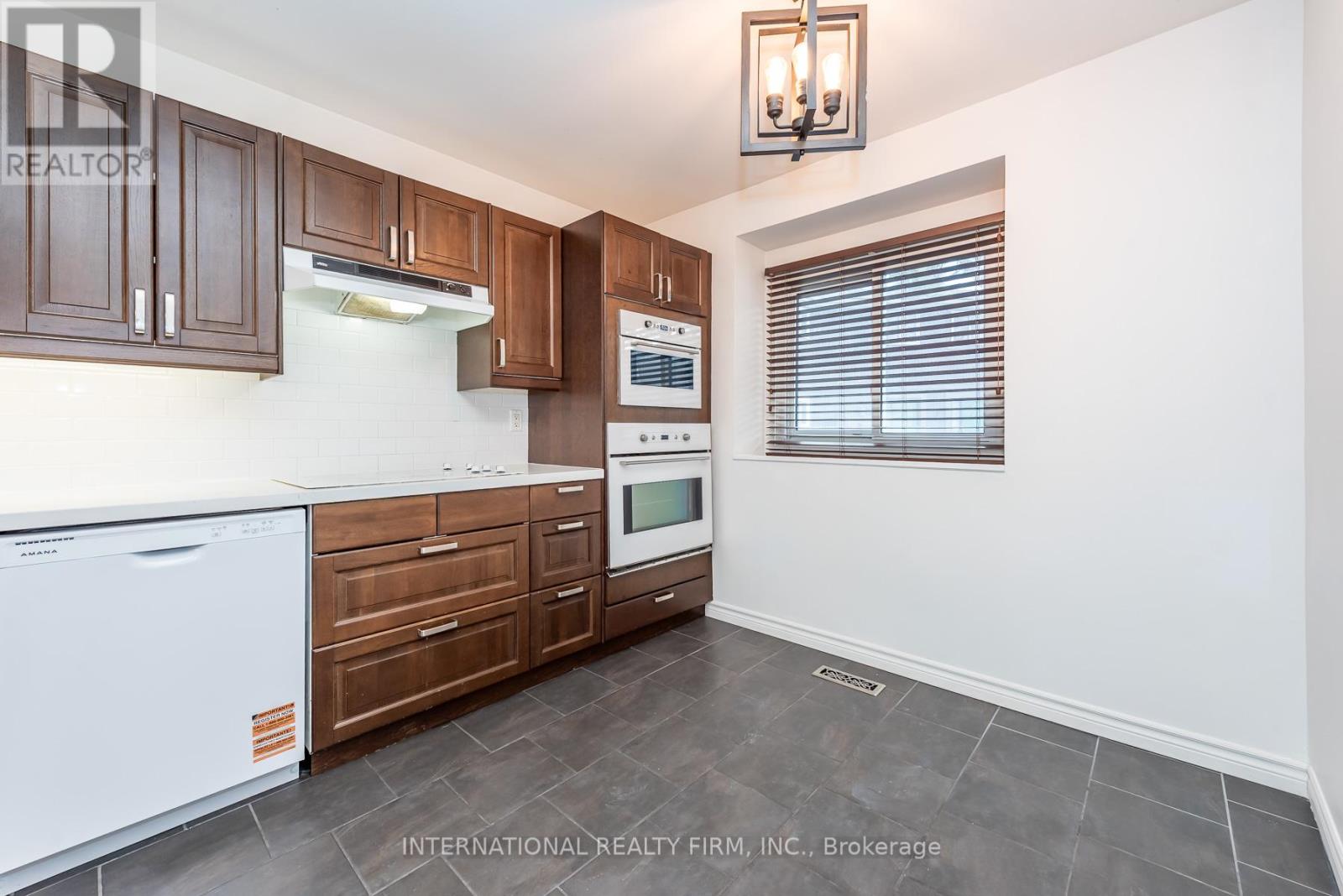 15 - 6855 Glen Erin Drive, Mississauga, Ontario  L5N 1P6 - Photo 7 - W13740136