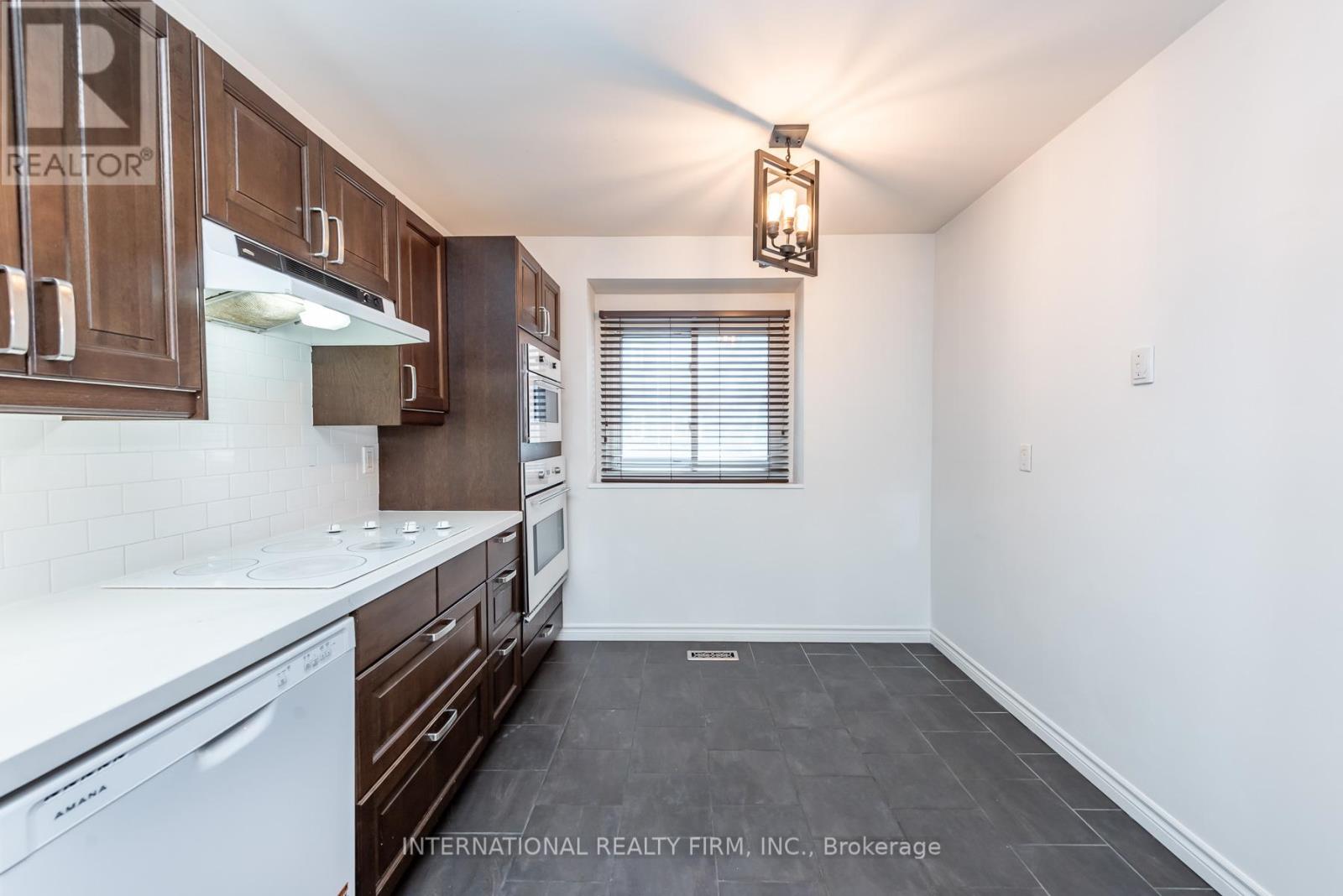 15 - 6855 Glen Erin Drive, Mississauga, Ontario  L5N 1P6 - Photo 8 - W13740136