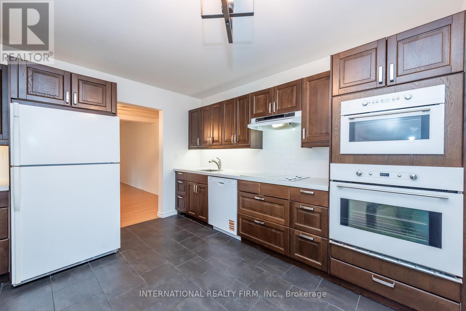 15 - 6855 Glen Erin Drive, Mississauga, Ontario  L5N 1P6 - Photo 9 - W13740136